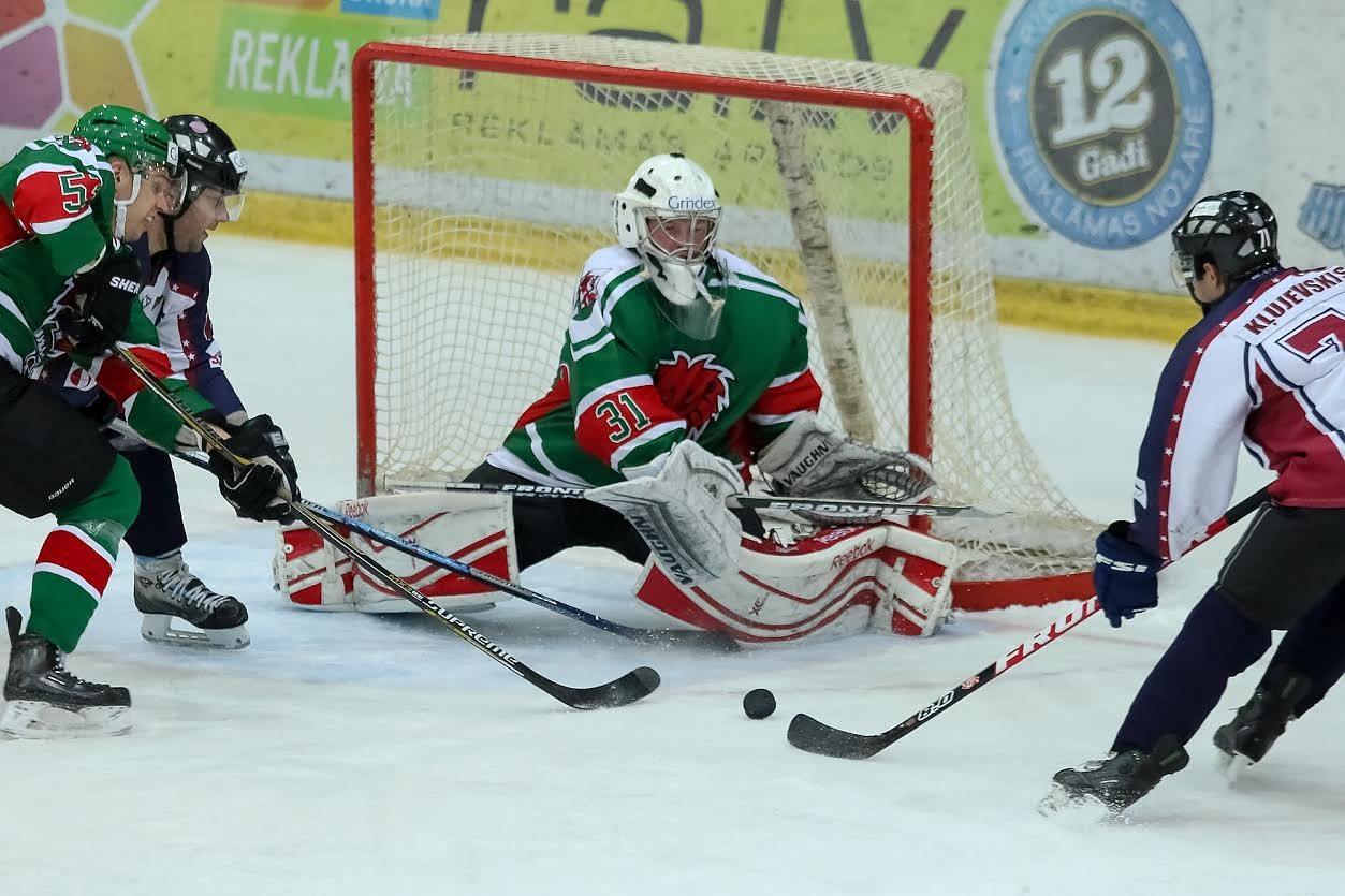“Liepāja” grūtā virslīgas hokeja čempionāta cīņā pieveic “Prizmu”, atgūstot līderpozīciju