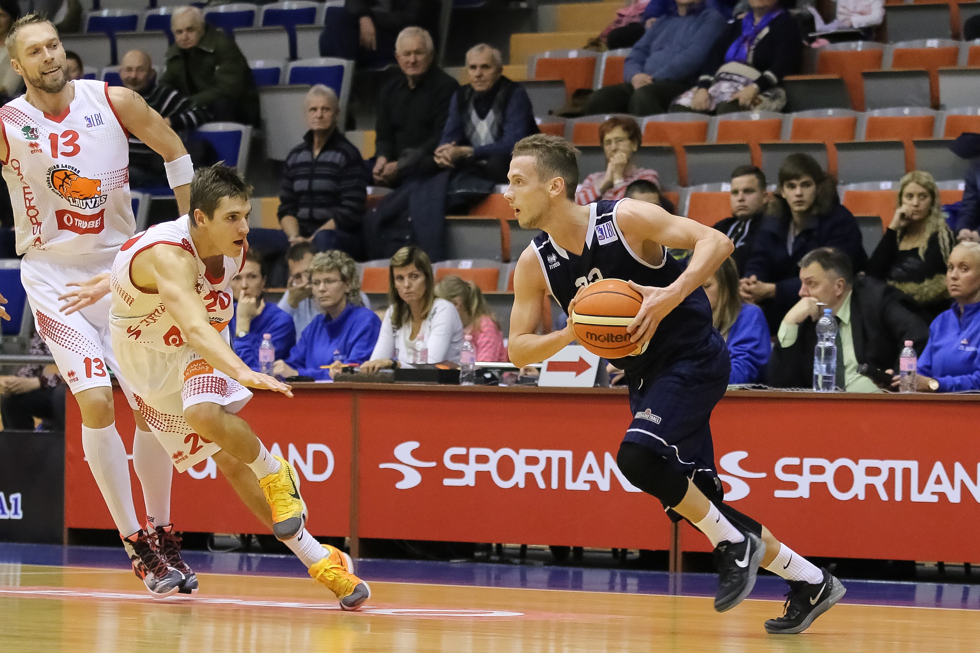 “Liepāja”/”Triobet” basketbolisti pēdējās sekundēs izrauj uzvaru pār “Jelgavu” un pārņem LBL līderpozīciju