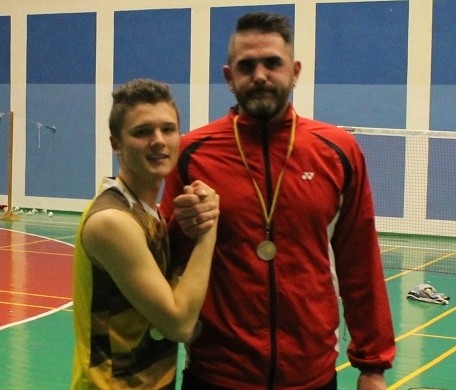Liepājniekiem zelts un divi sudrabi badmintonā
