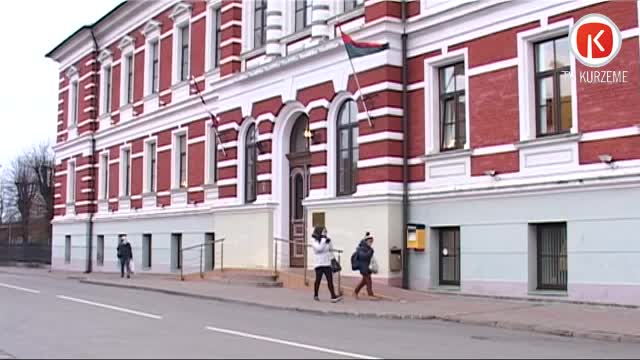Atbrīvo Izglītības pārvaldes vadītāju, ieceļ tenisa un futbola skolu direktorus