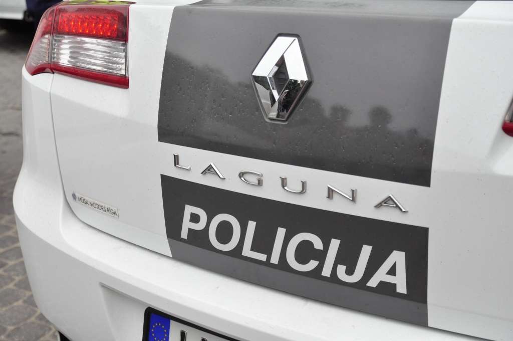 “Mitsubishi” nedod ceļu “Renault”
