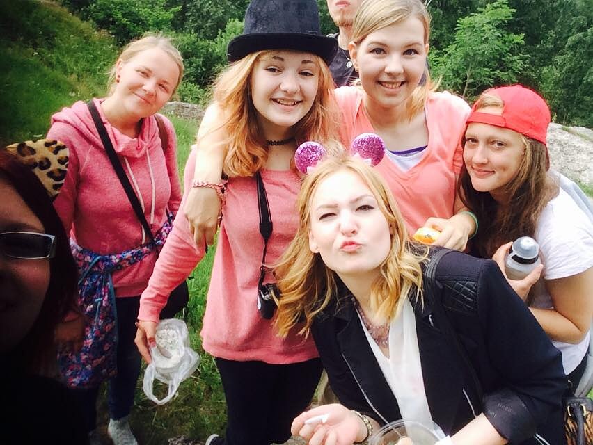 Jaunieši ar sirmgalvjiem spēlēs galda spēles