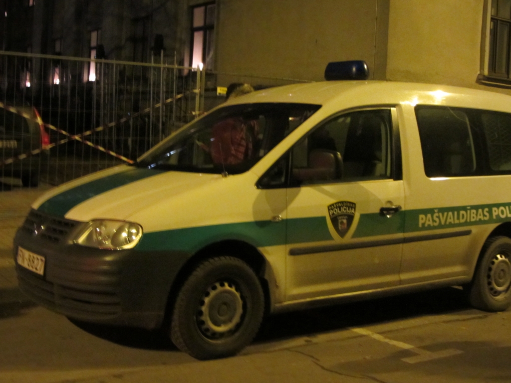 Čurāšana uz ielas iegāž policijas meklēto