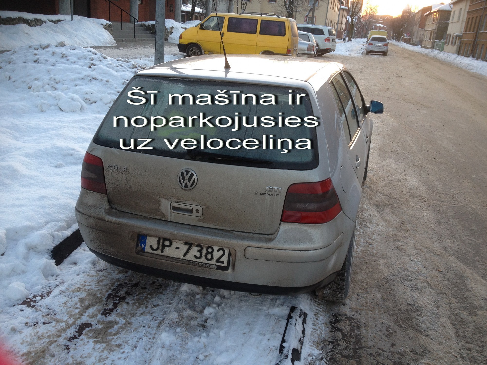 Sniega izvešana no veloceliņiem – neracionāla