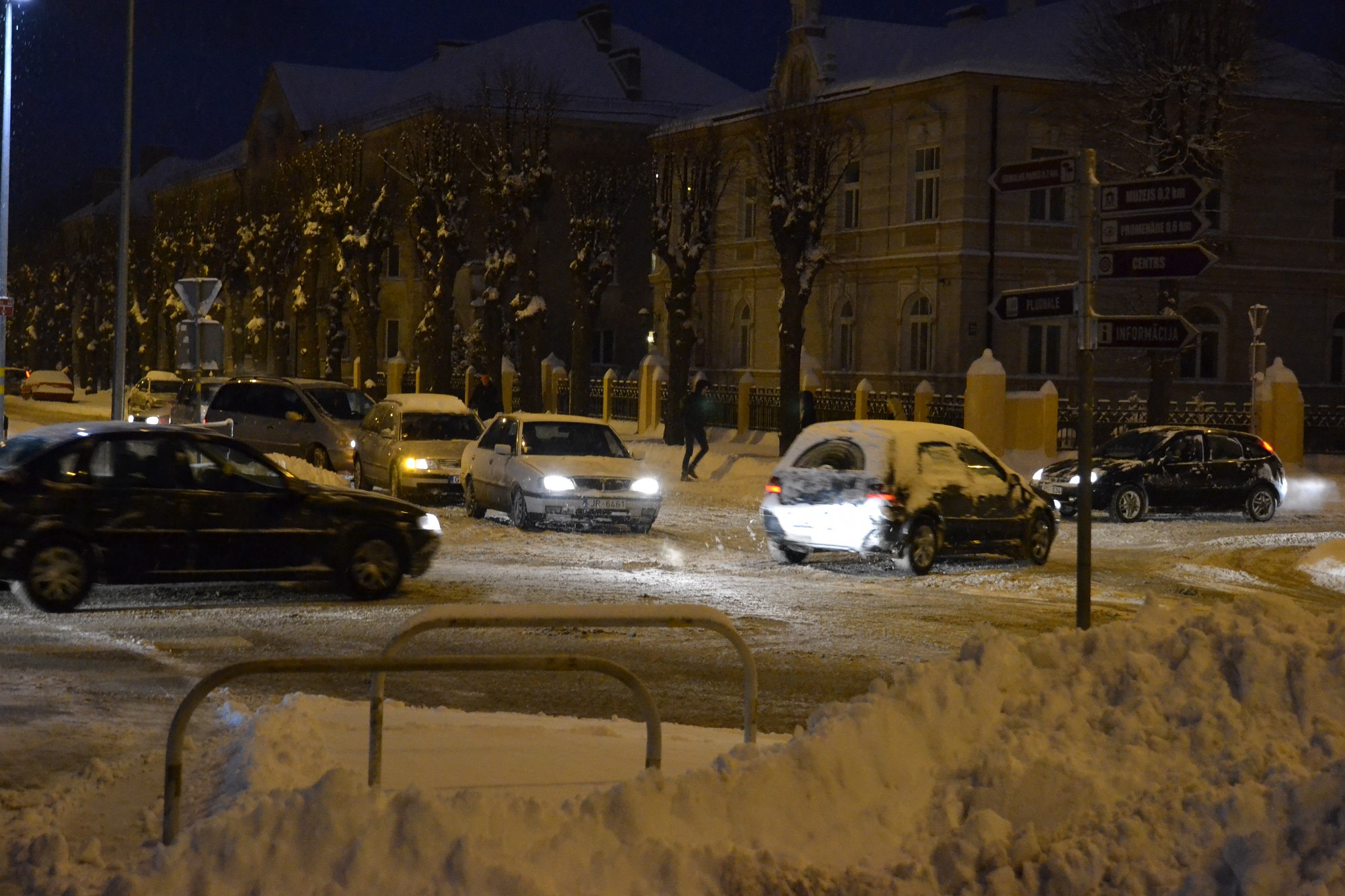Zaglis pret auto īpašnieku. Kurš kuru?