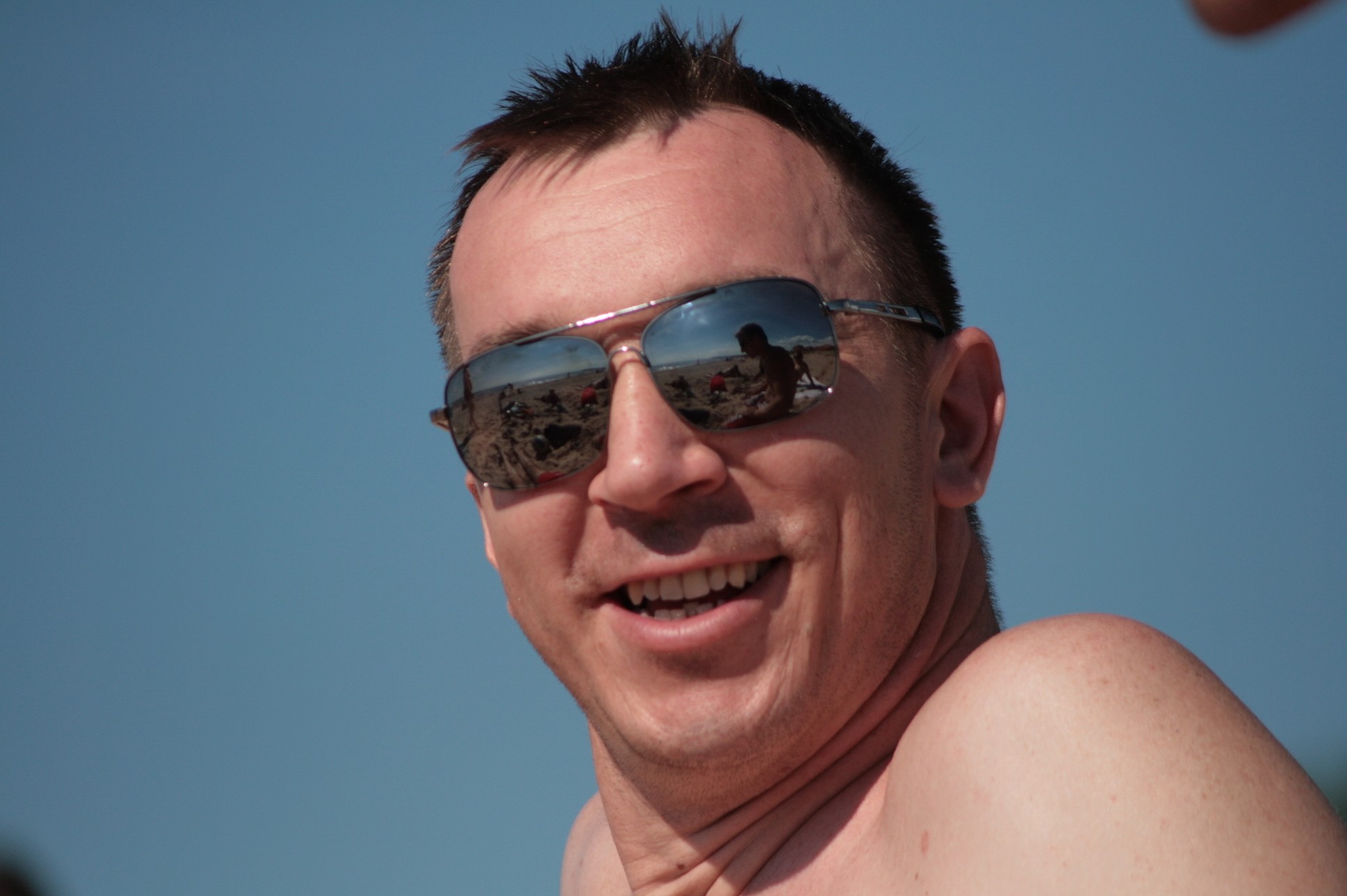 Negrib būt citiem uz kakla