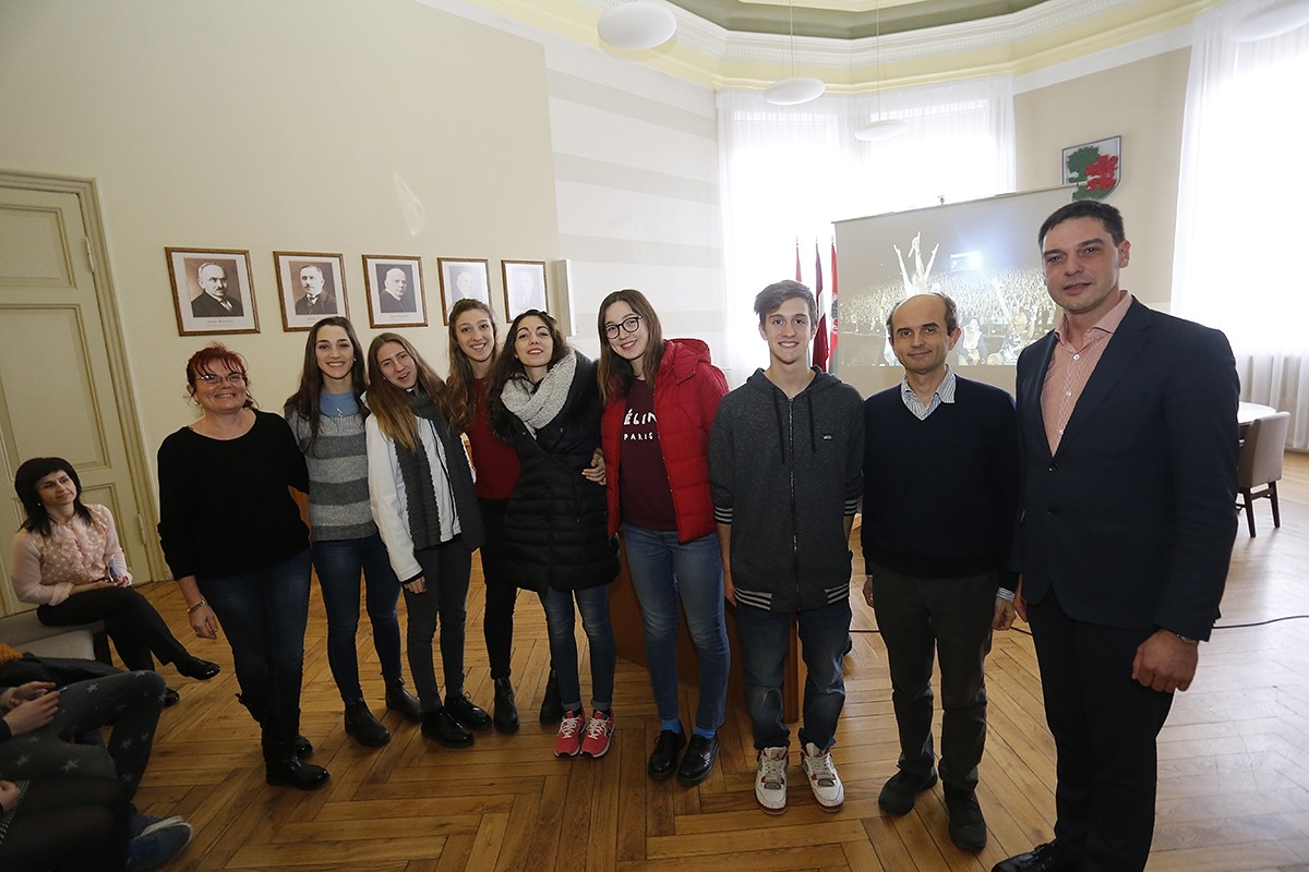 Liepājas Raiņa 6. vidusskolā tiekas Erasmus+ projekta dalībnieki no sešām valstīm