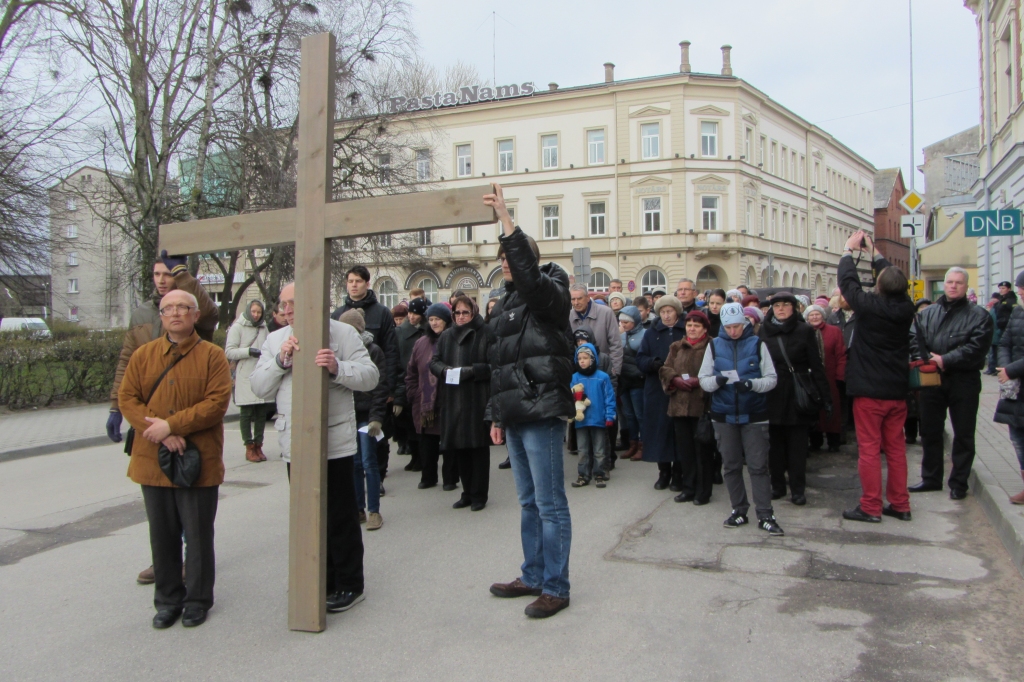 Notiks tradicionālais Krusta ceļa gājiens
