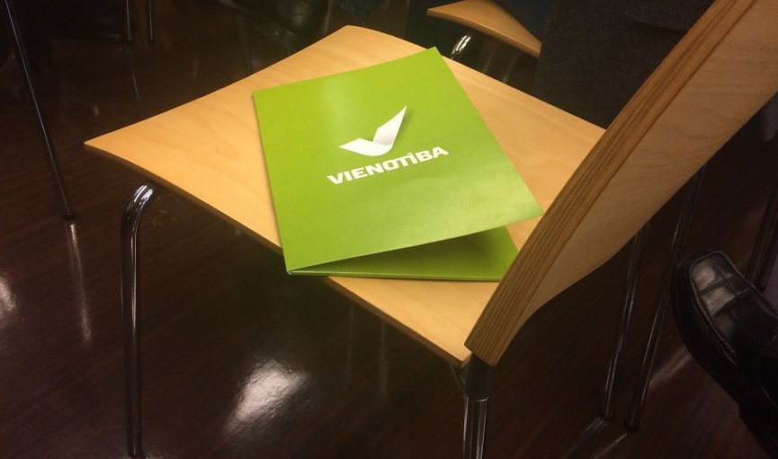 “Vienotības” reģionālās nodaļas vienojas aicināt sasaukt partijas ārkārtas kongresu