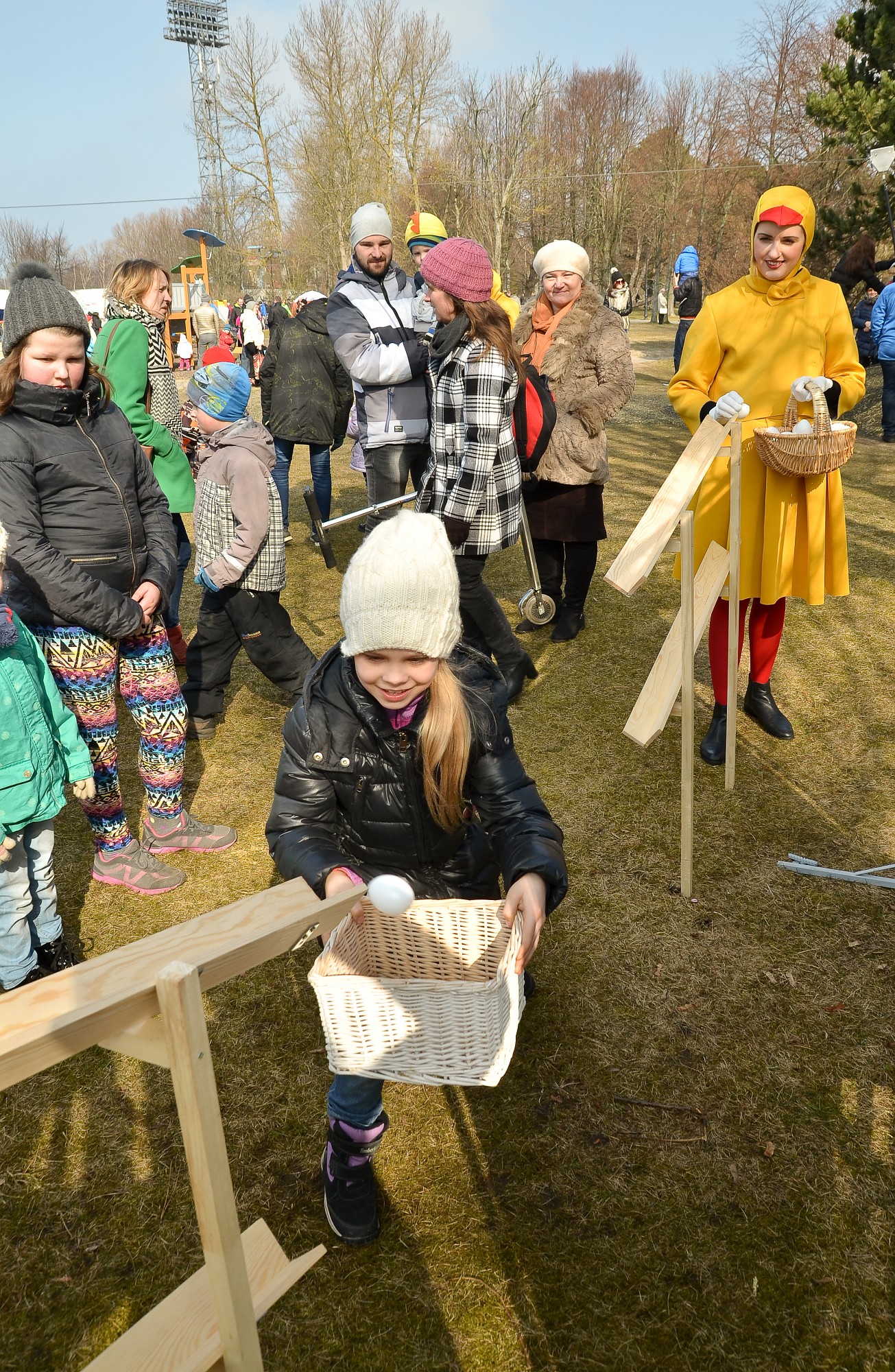 Metas Lieldienu krāsu karuselī