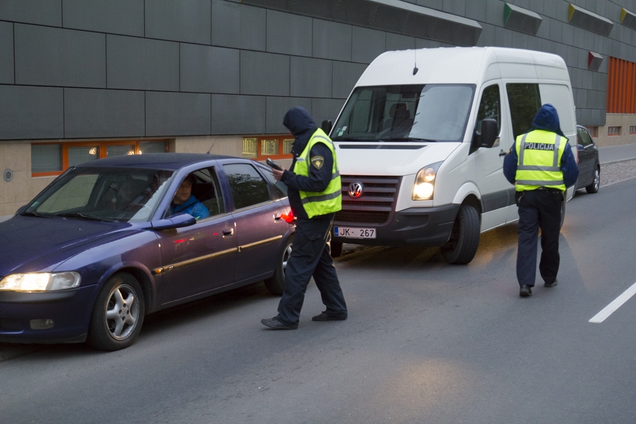 Lieldienu brīvdienās policija pastiprināti kontrolēs satiksmes dalībniekus