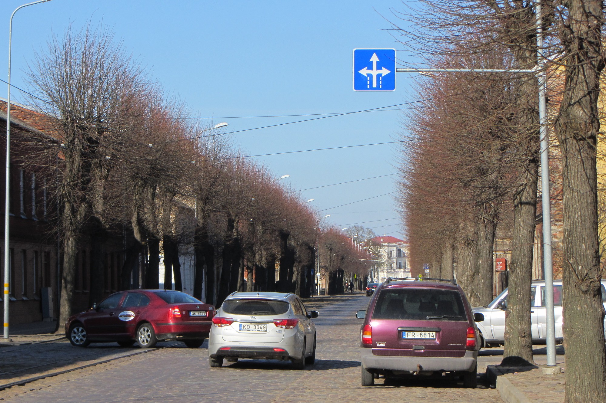 Aiztur ceļa zīmes bojātājus