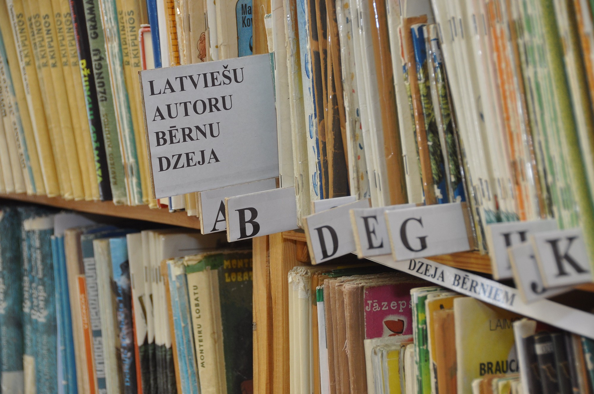 Aicina papildināt zināšanas par aktuālākajām tendencēm literatūrā