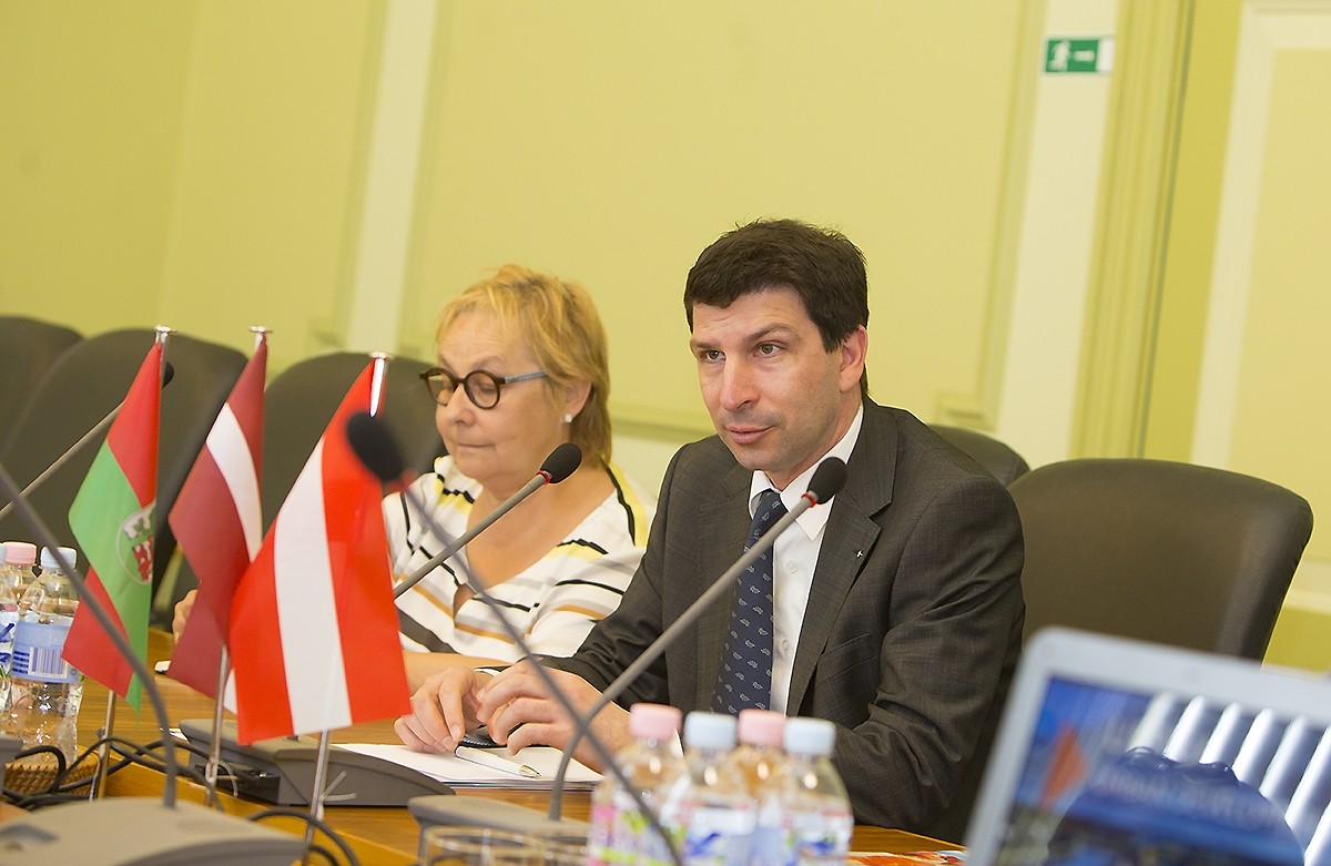 Papildināts – Liepāju apmeklē Austrijas vēstnieks