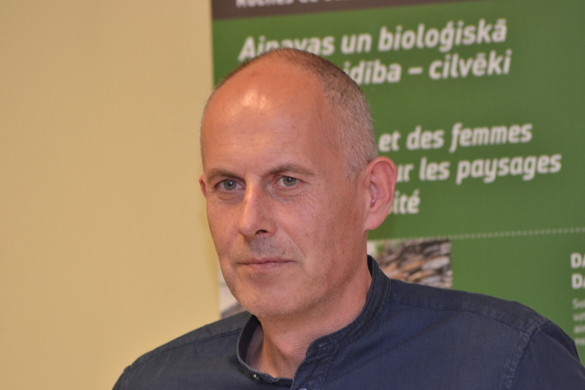 Rakstnieks Māris Bērziņš atklāj, kā tapusi grāmata “Svina garša”