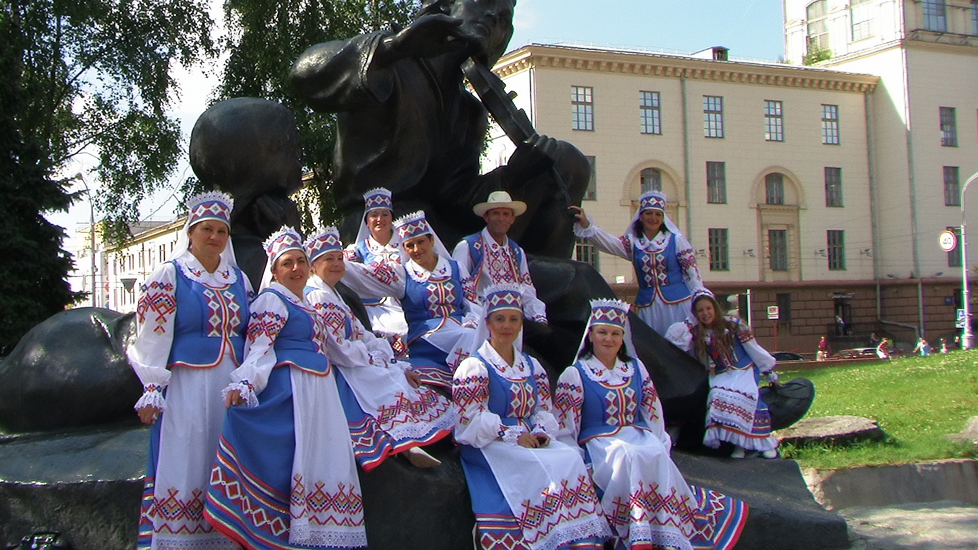 Pie Gulbju dīķa uzstāsies baltkrievu ansamblis “Pavļinka”