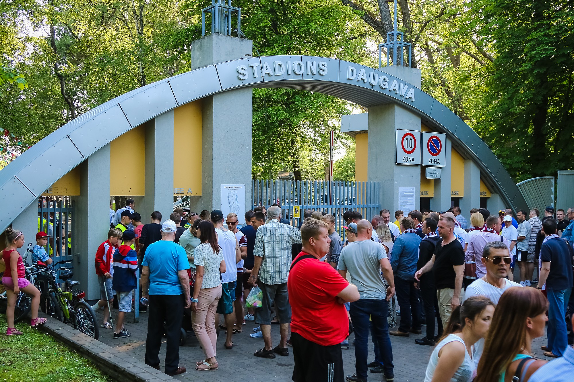 Latvija sāk ar uzvaru pret Lietuvu