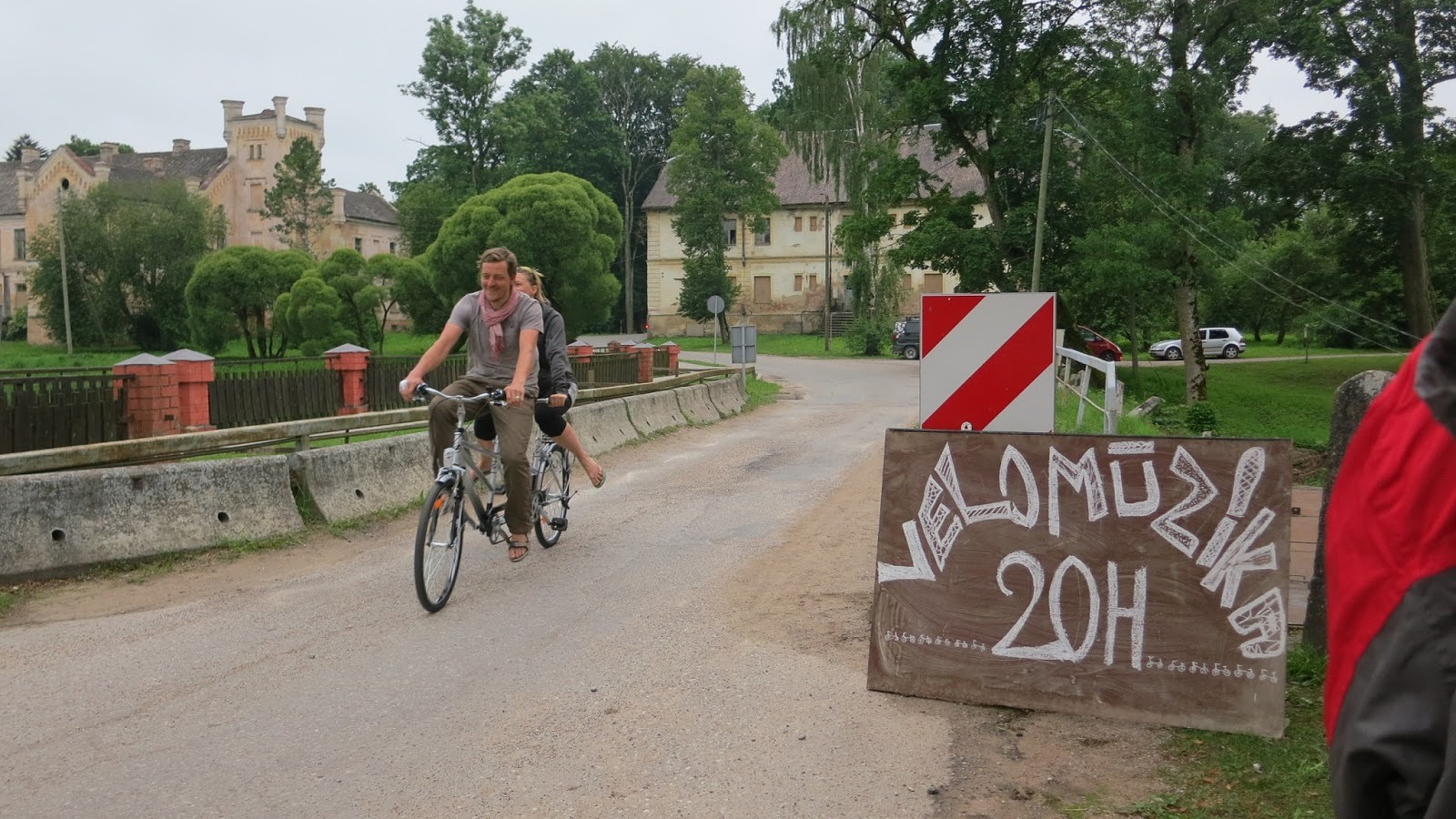 “Velomūzika” piestās Kazdangā