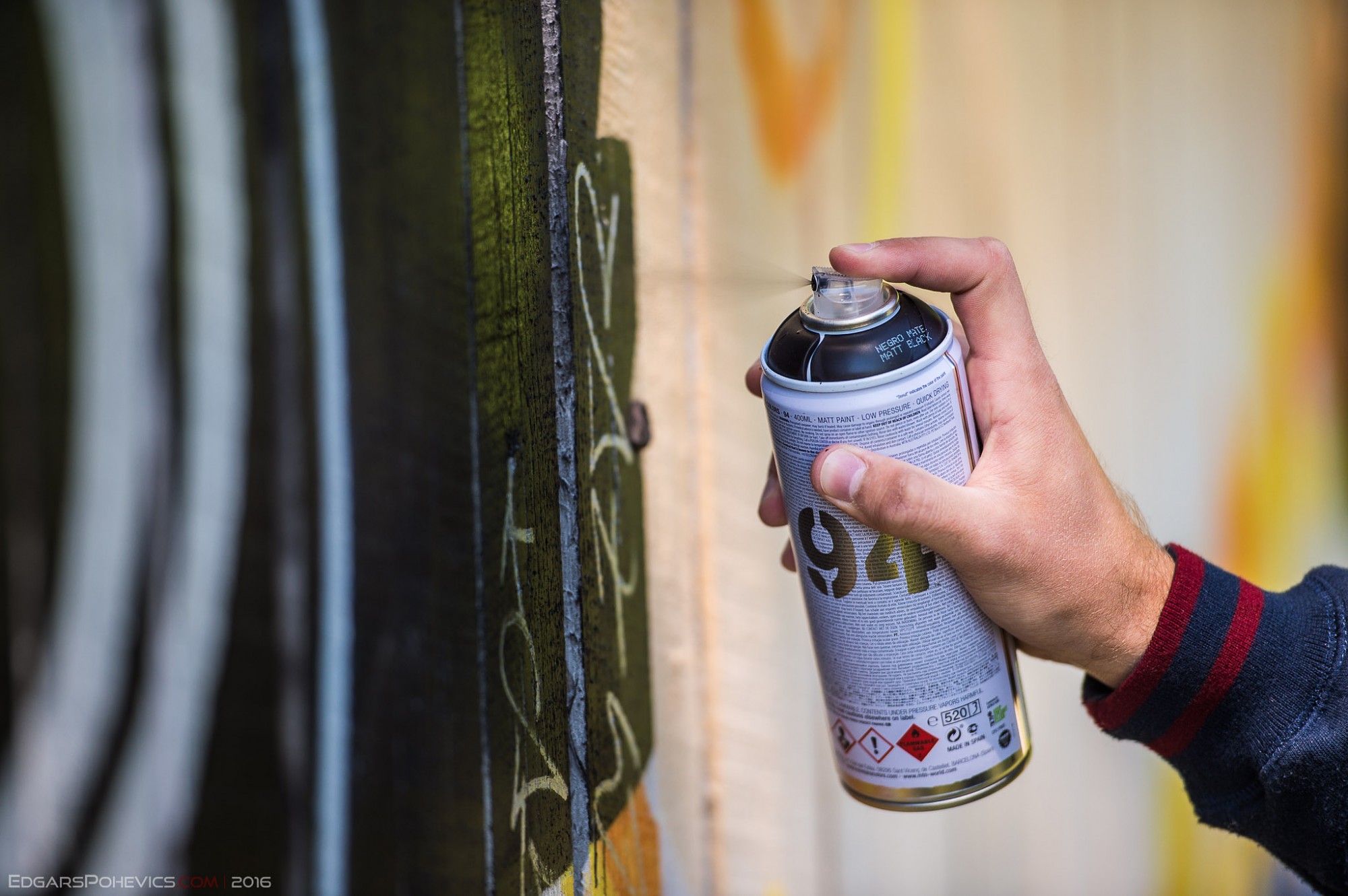 Jaunieši turpmāk aicināti radoši izpausties uz oficiālās grafiti sienas