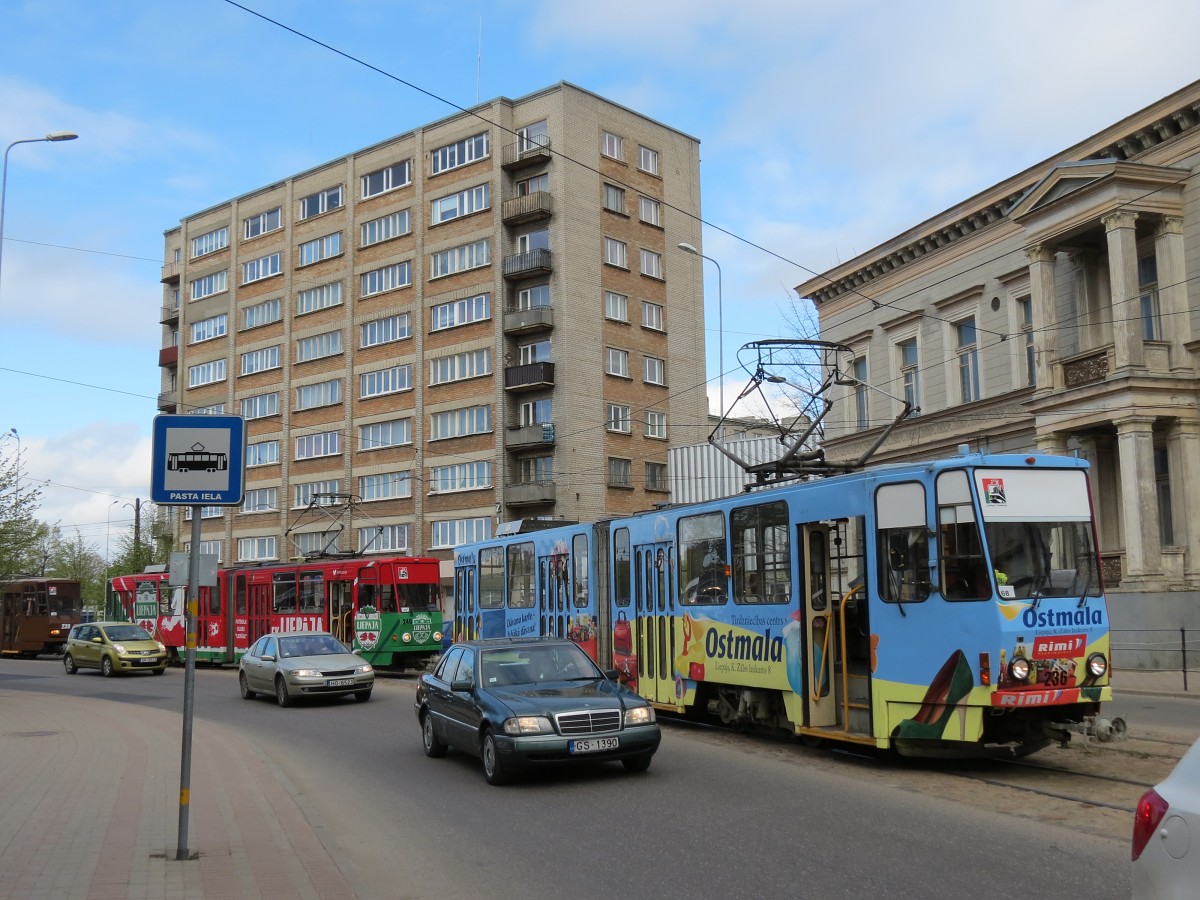 Invalīdi sašutuši par jauno biļešu saņemšanas kārtību sabiedriskajā transportā