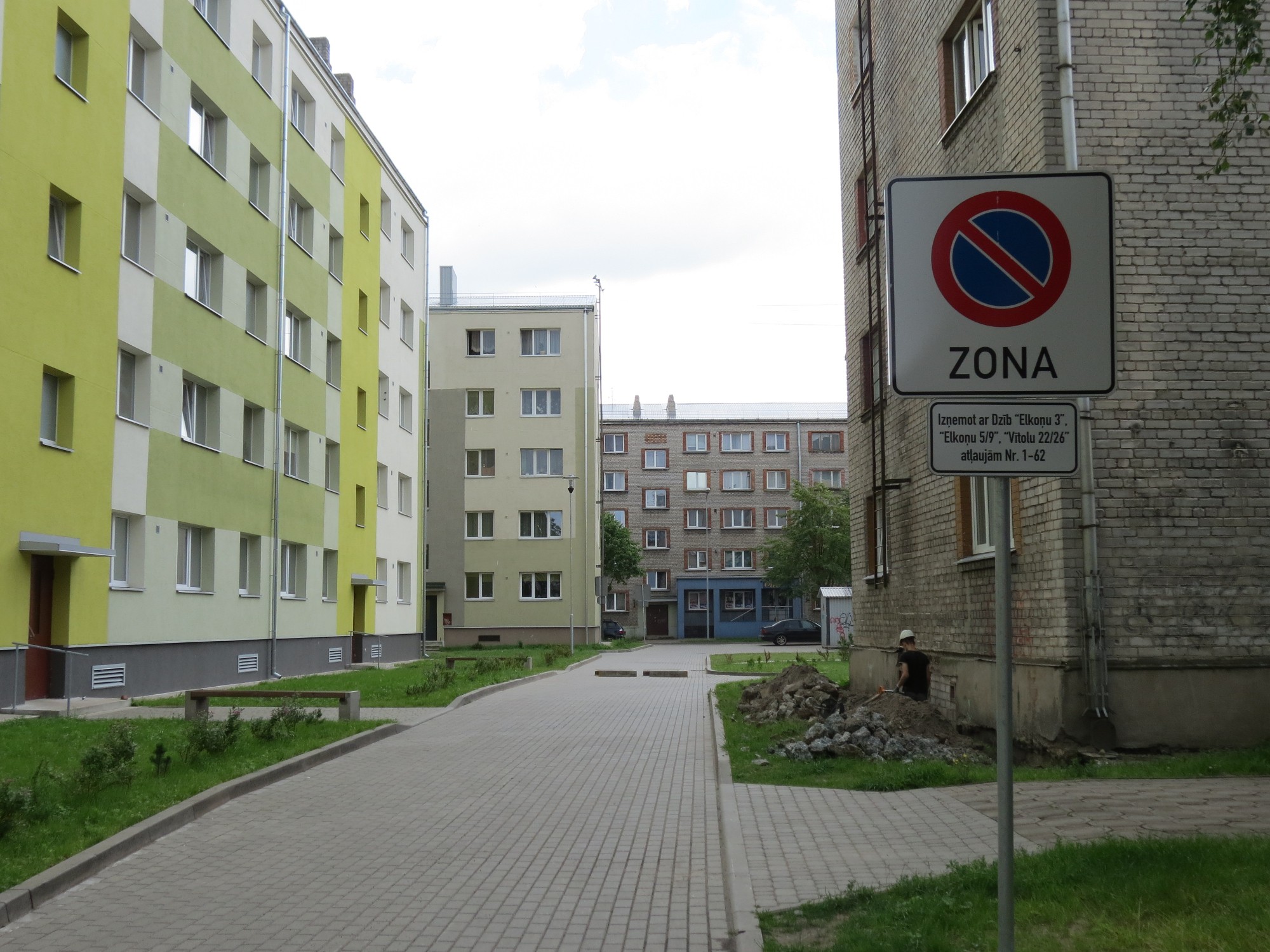 Iedzīvotāji savu īpašumu var apjozt kaut ar žogu