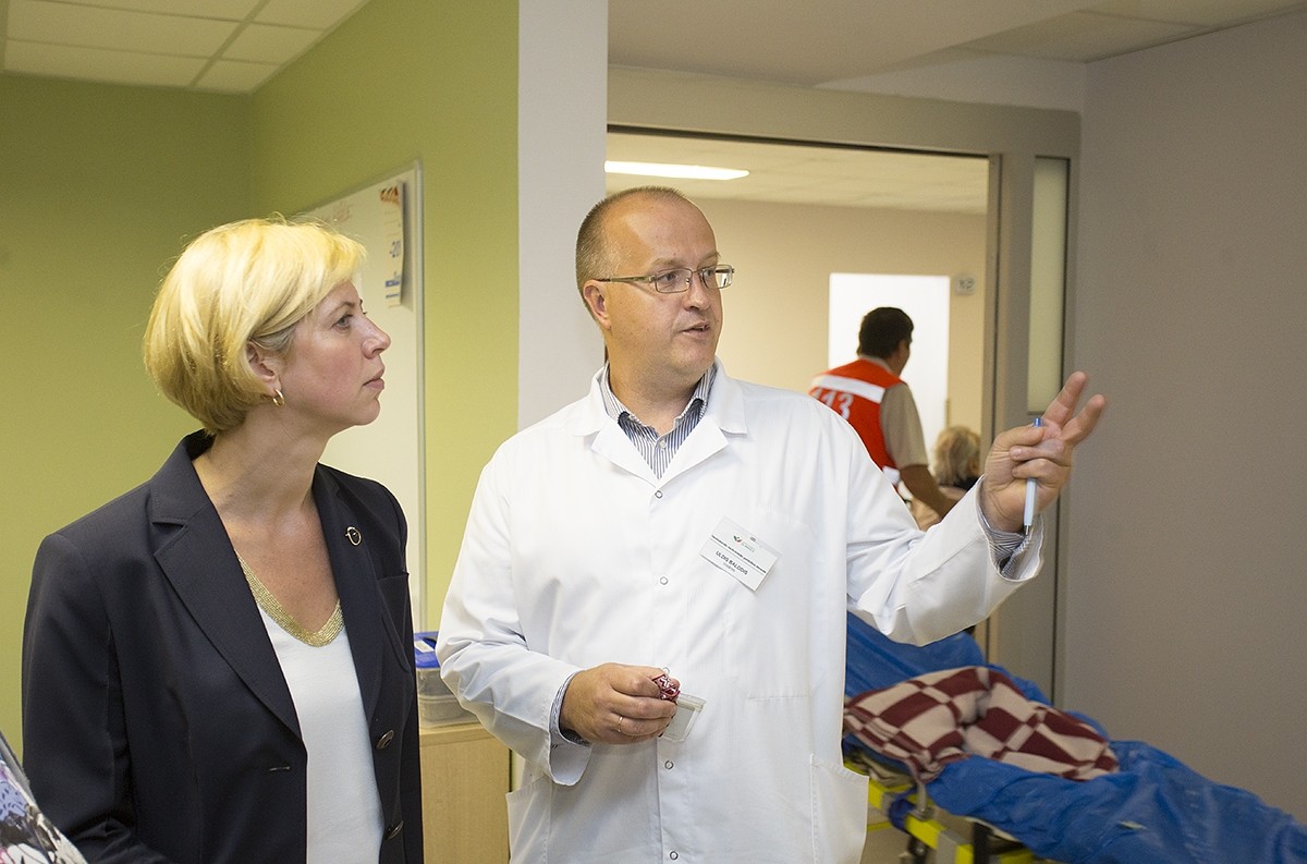 Veselības ministre ar Liepājas ārstiem pārrunā prioritātes