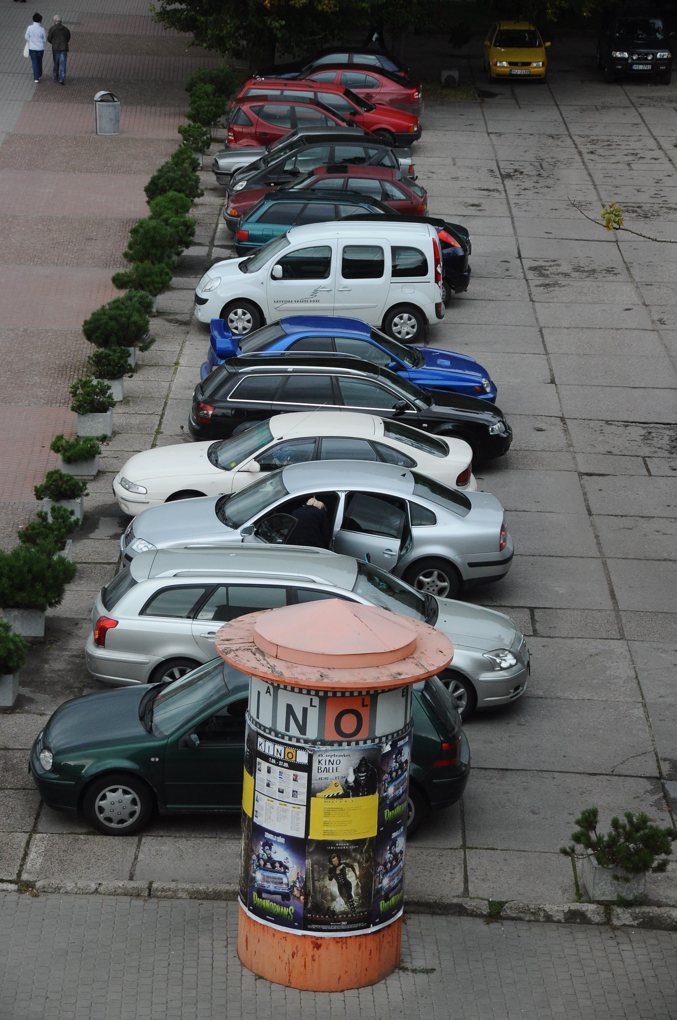 Uzdarbojas automašīnu apzadzēji