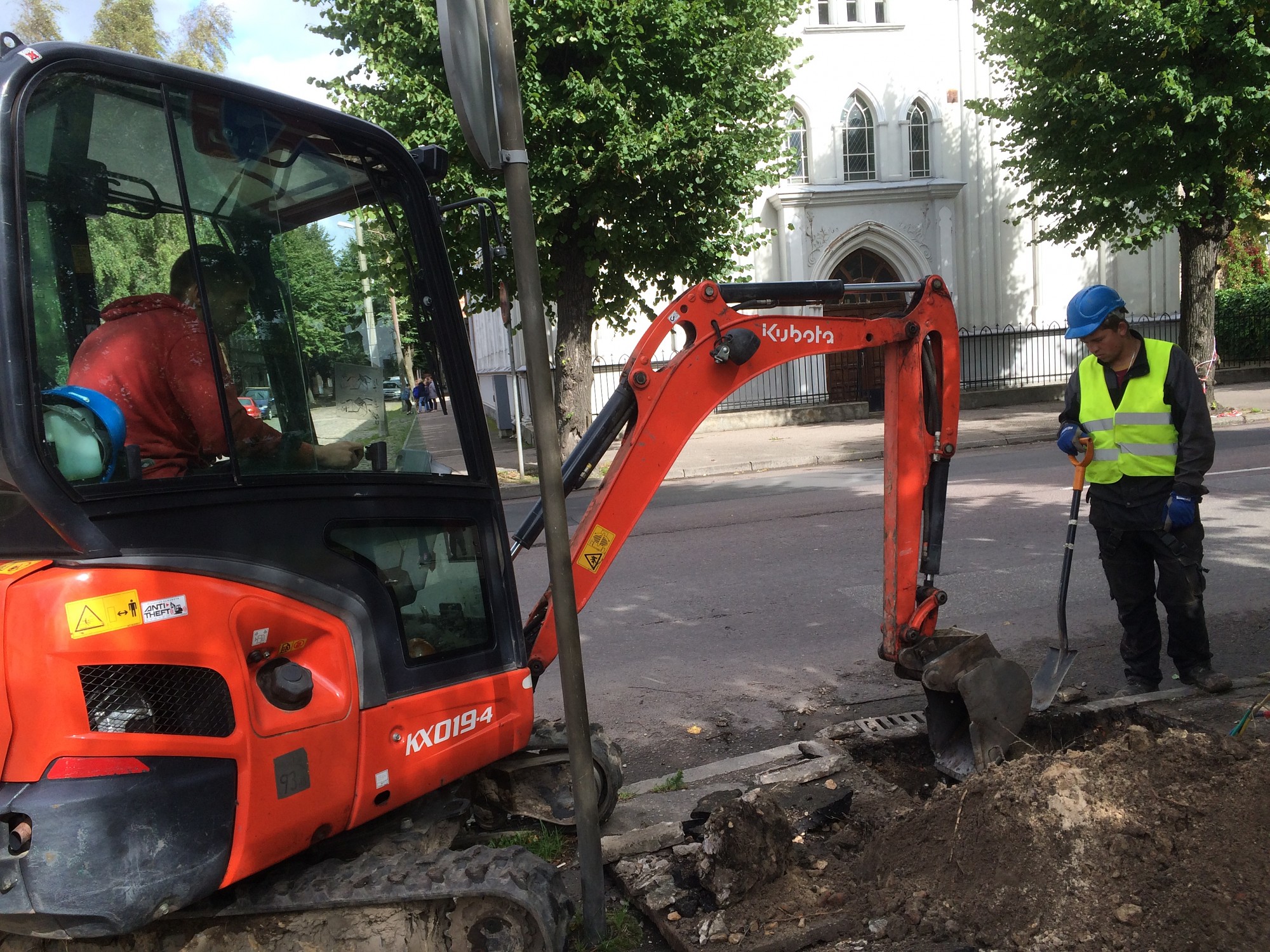 Raiņa ielā atjauno apgaismojuma iekārtas