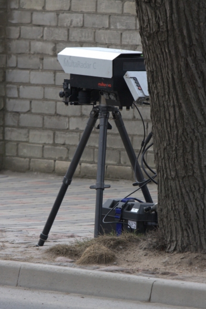 Fotoradars 6 stundās fiksē teju 700 pārkāpumu