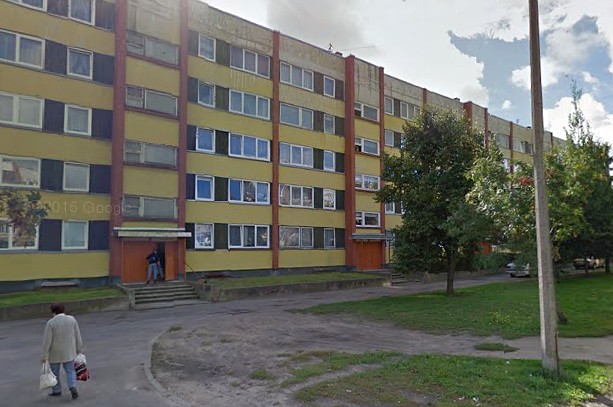 Veicot stāvvadu remontdarbus, sabojā sienas; vienojas par kompensāciju