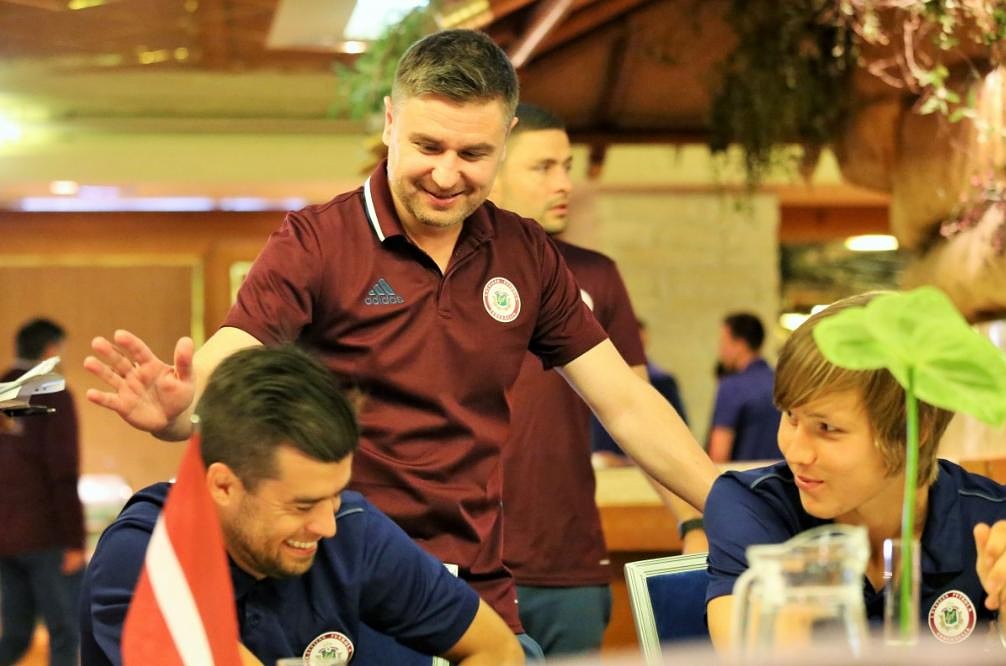 Kapteinis, brāļi un pirmziemnieks Torress