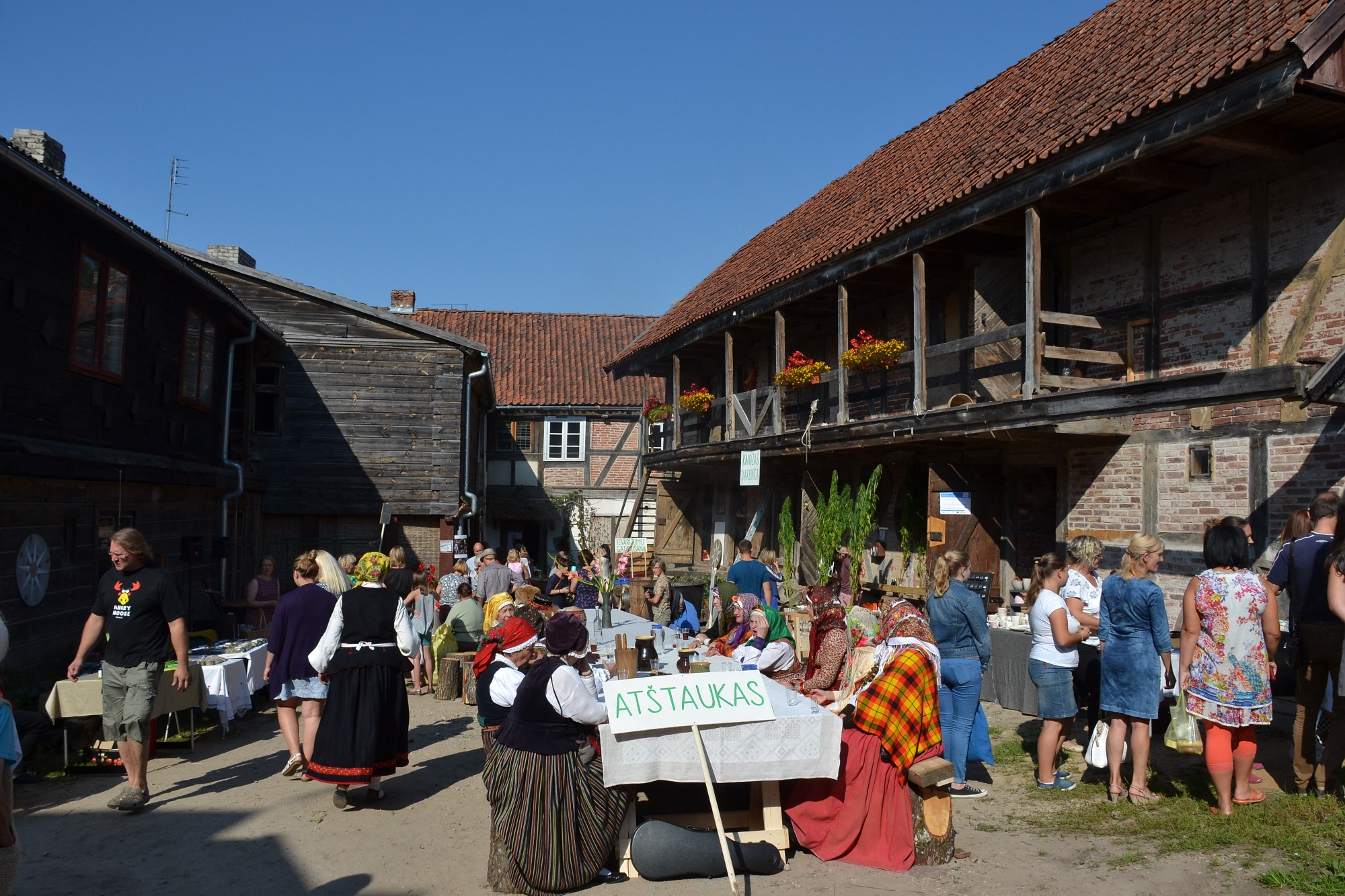 Rudens rosība pagalmā