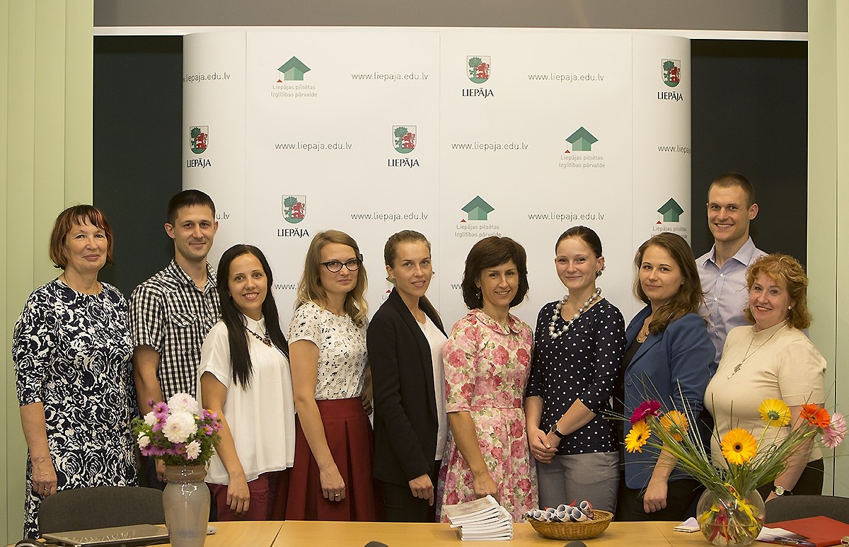 Izglītības pārvaldē sumina jaunos pedagogus