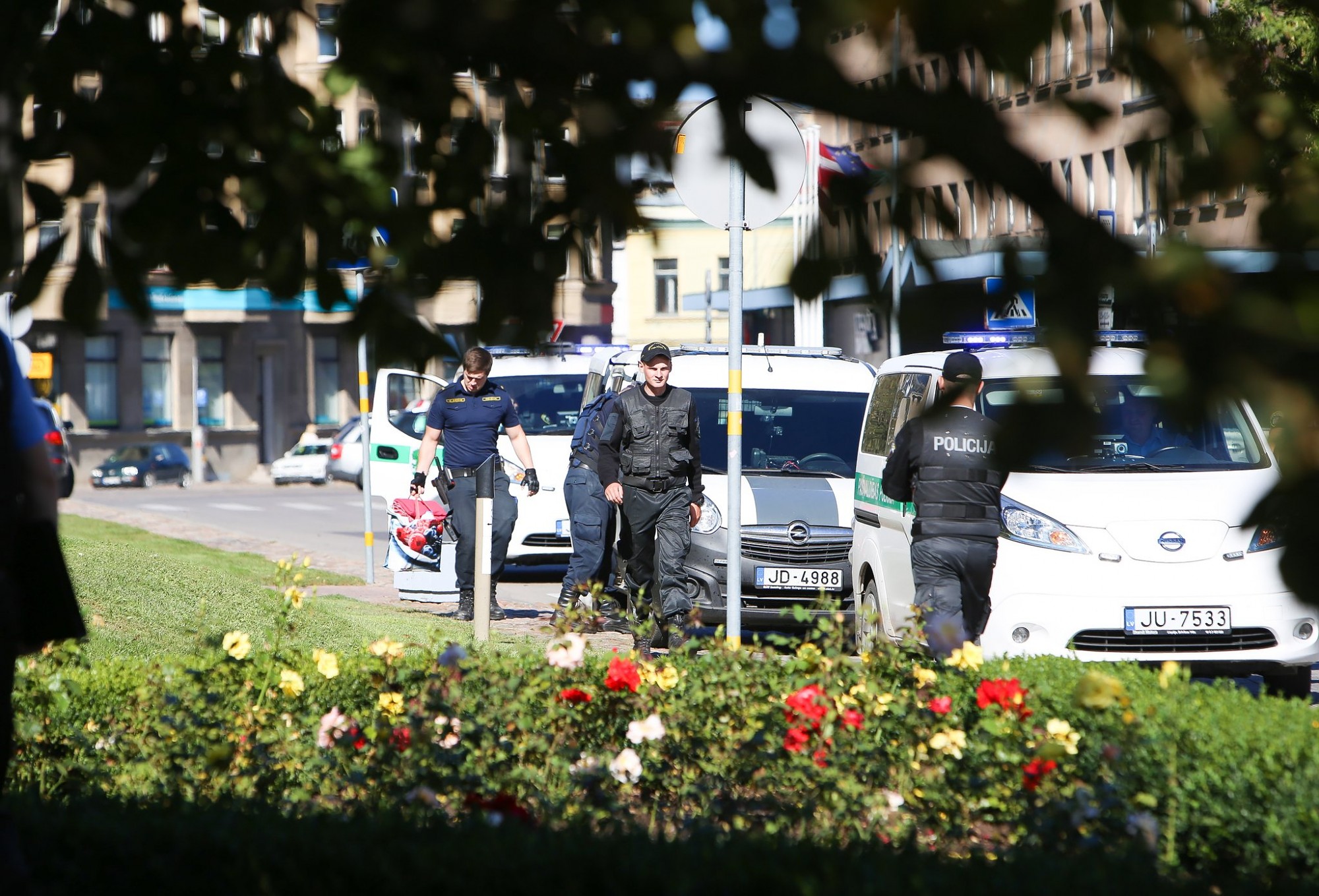 Trauksme dēļ Rožu laukumā atstāta maisiņa
