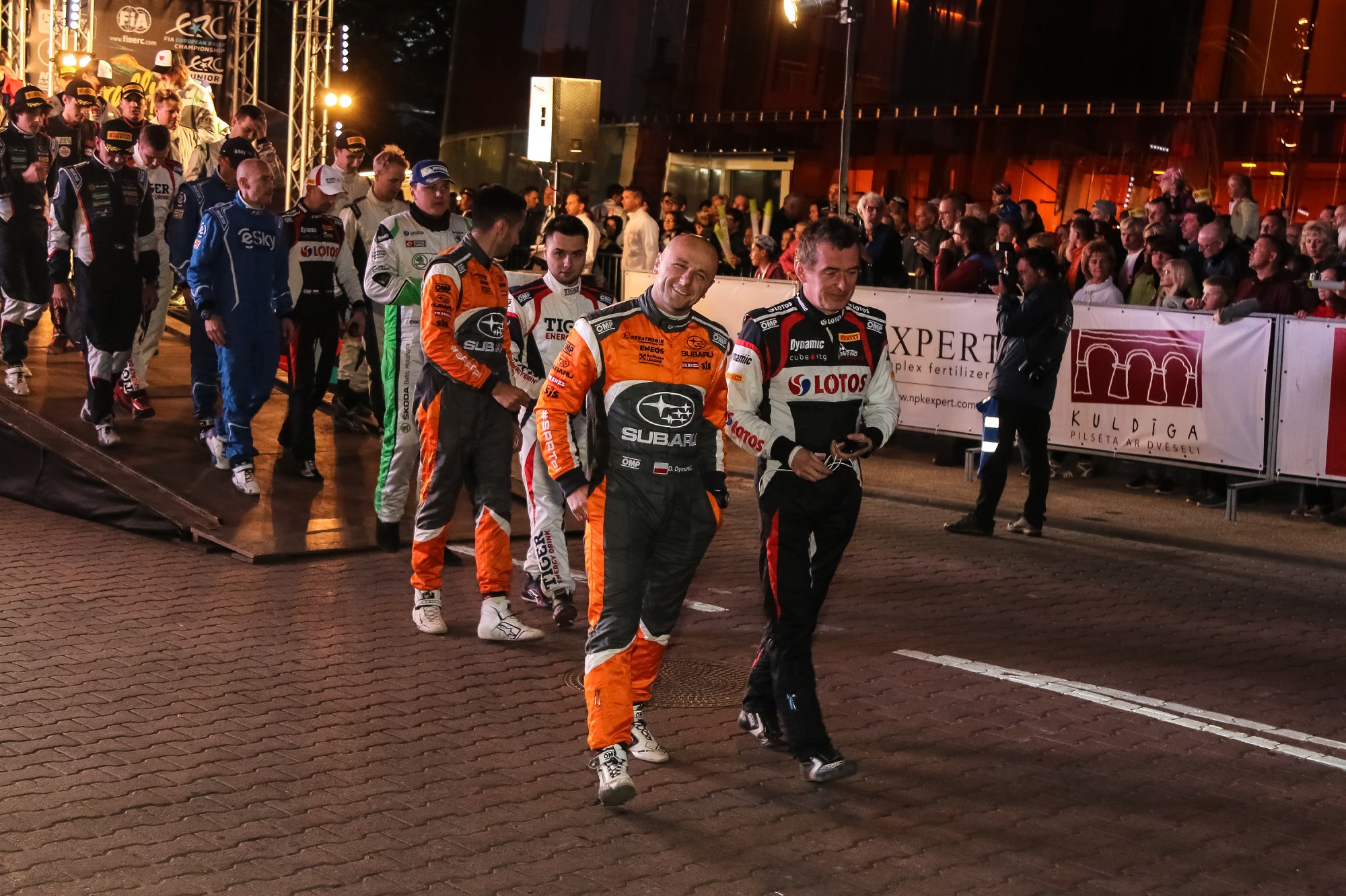 Motoru rūkoņa sajaucas ar klasisko mūziku