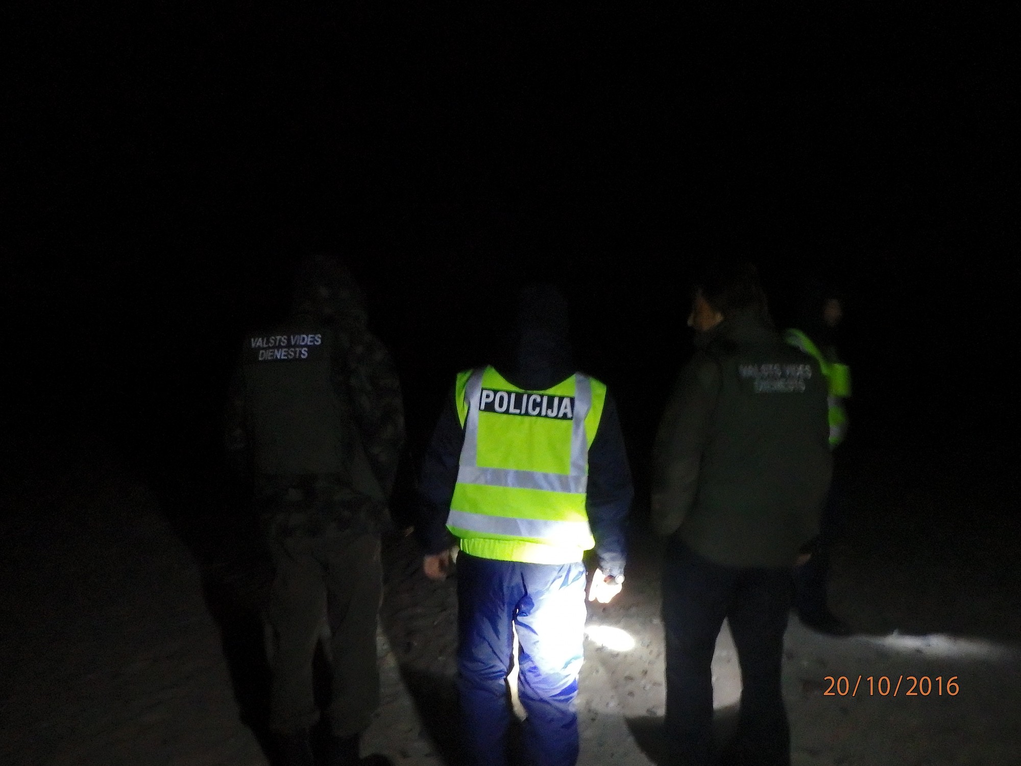 Policija sadarbībā ar Vides dienestu tvarsta maluzvejniekus