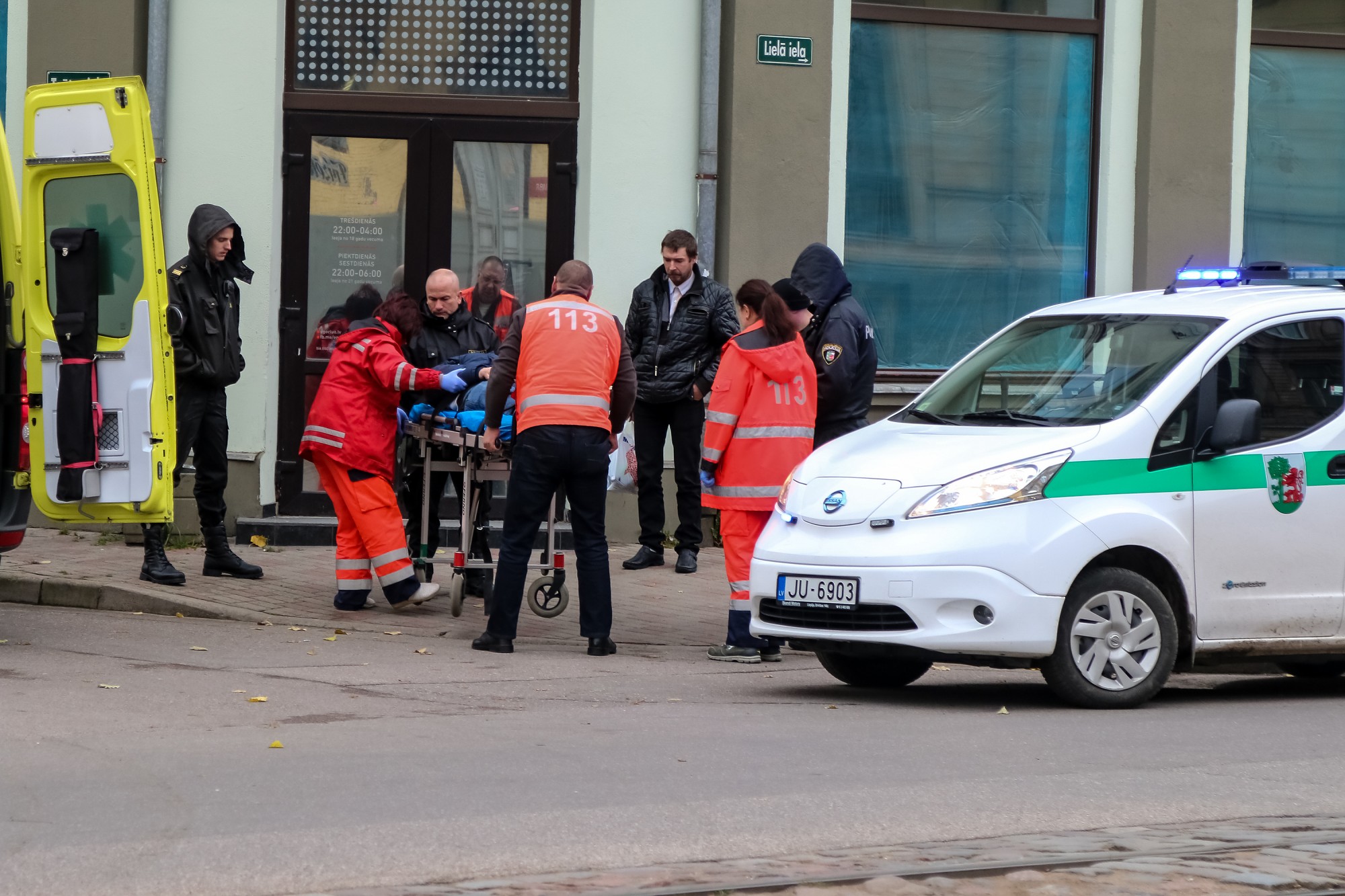 Gūst traumu, neveiksmīgi pārkrītot pār spēļu zāles slieksni