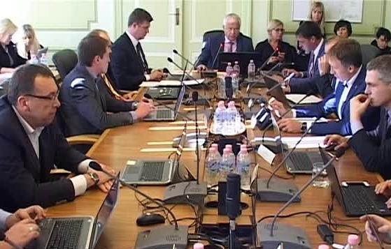 Dome apstiprina divu ielu rekonstrukciju