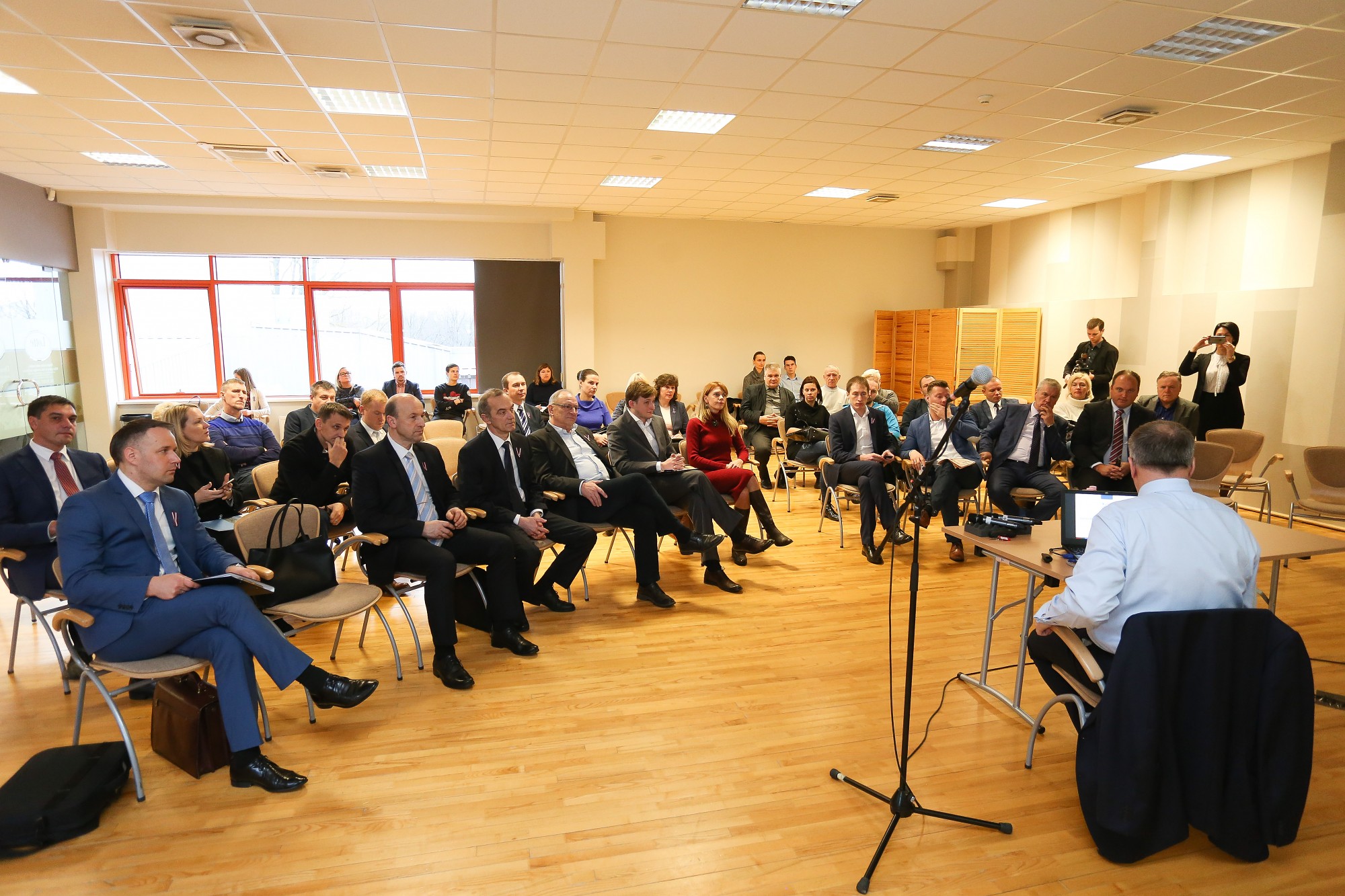 Liepājas uzņēmēji Ašeradenam pārmet nestabilu nodokļu sistēmu