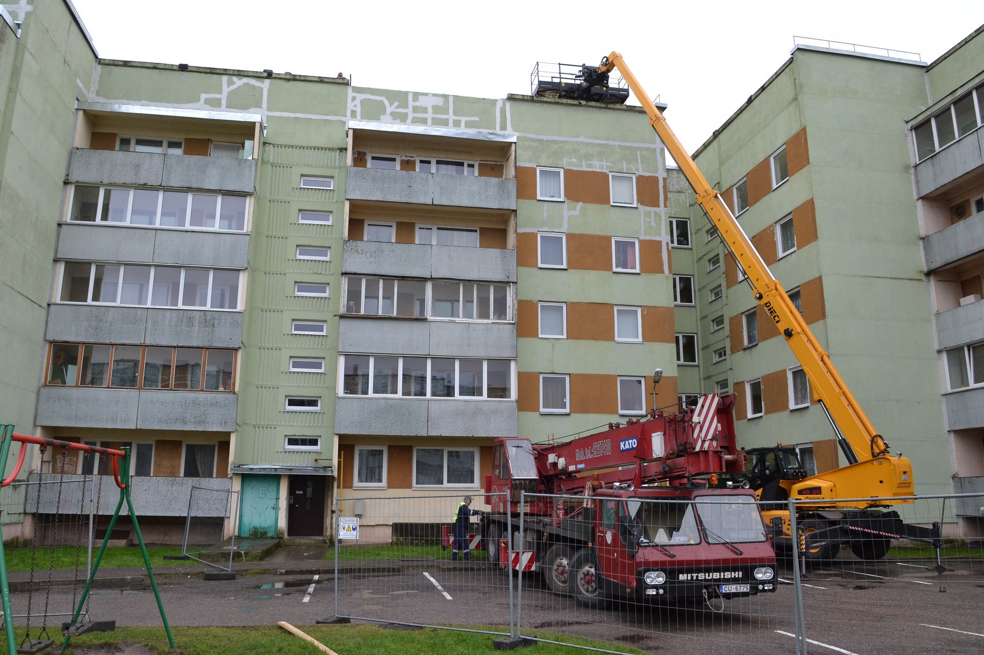 No budžeta rezerves fonda glābs ēku Aisteres ielā