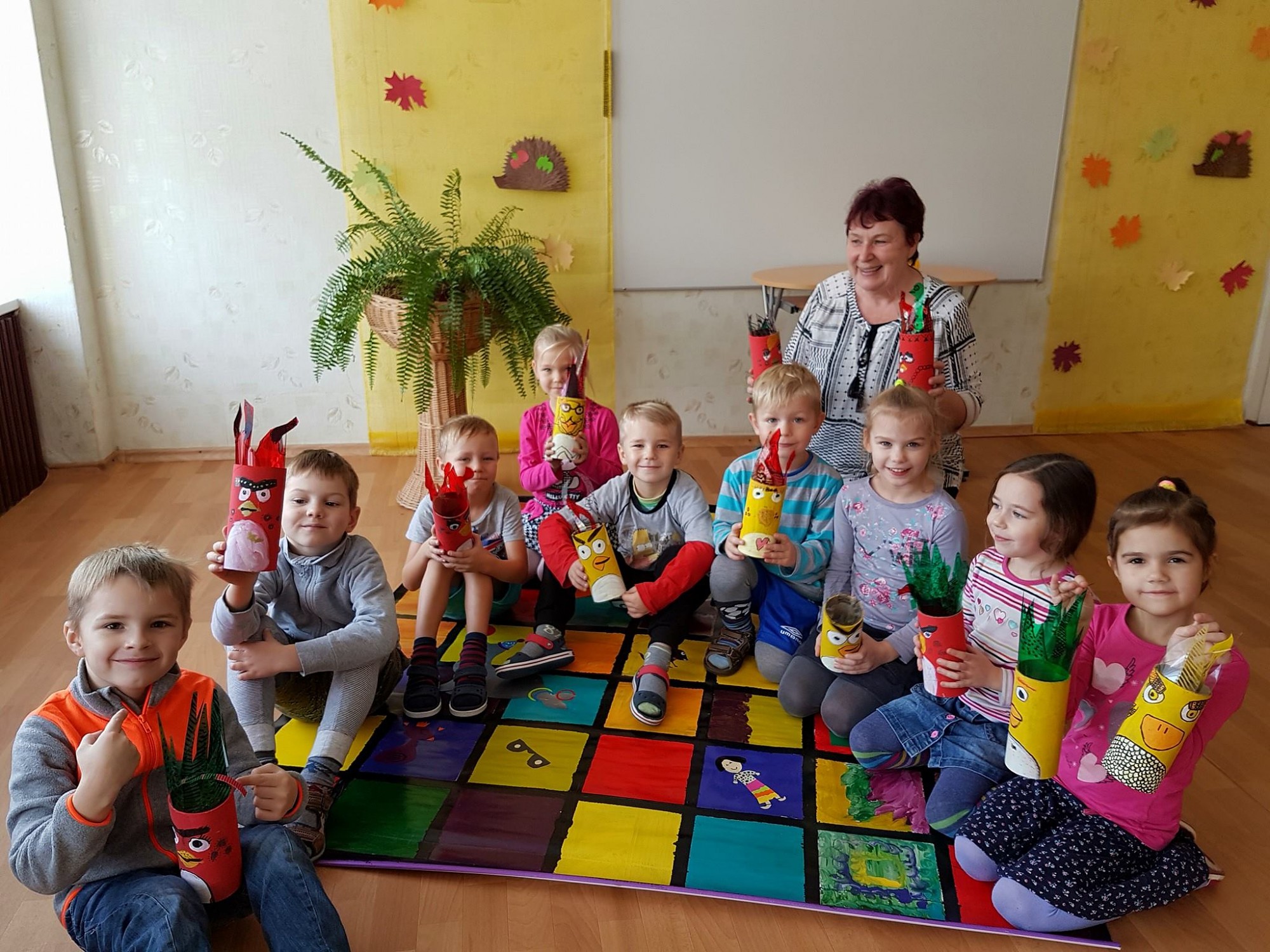 Jaunieši dāvina spēles “Rūķīša” audzēkņiem