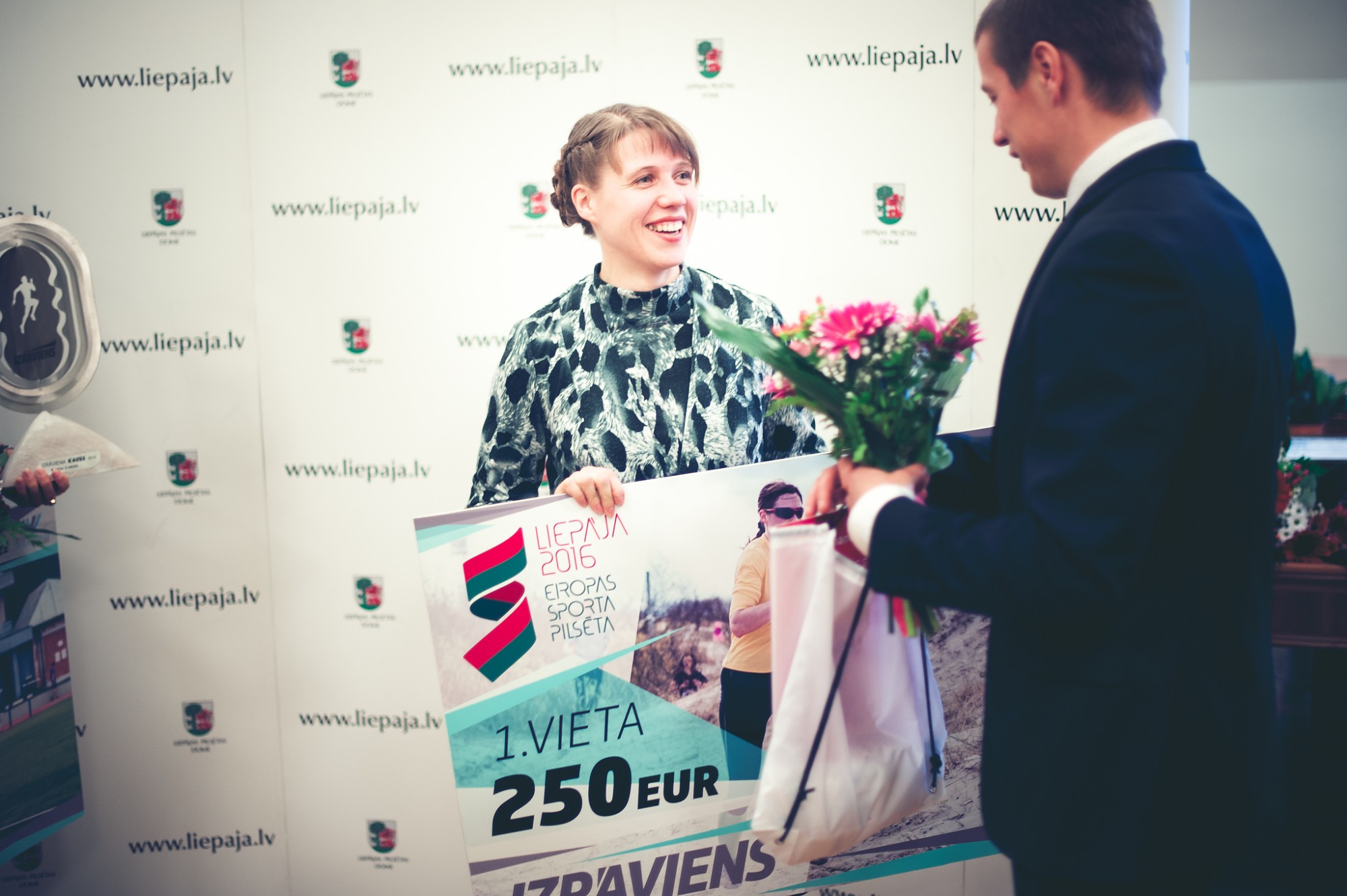Sveic “Izrāviena” laureātus