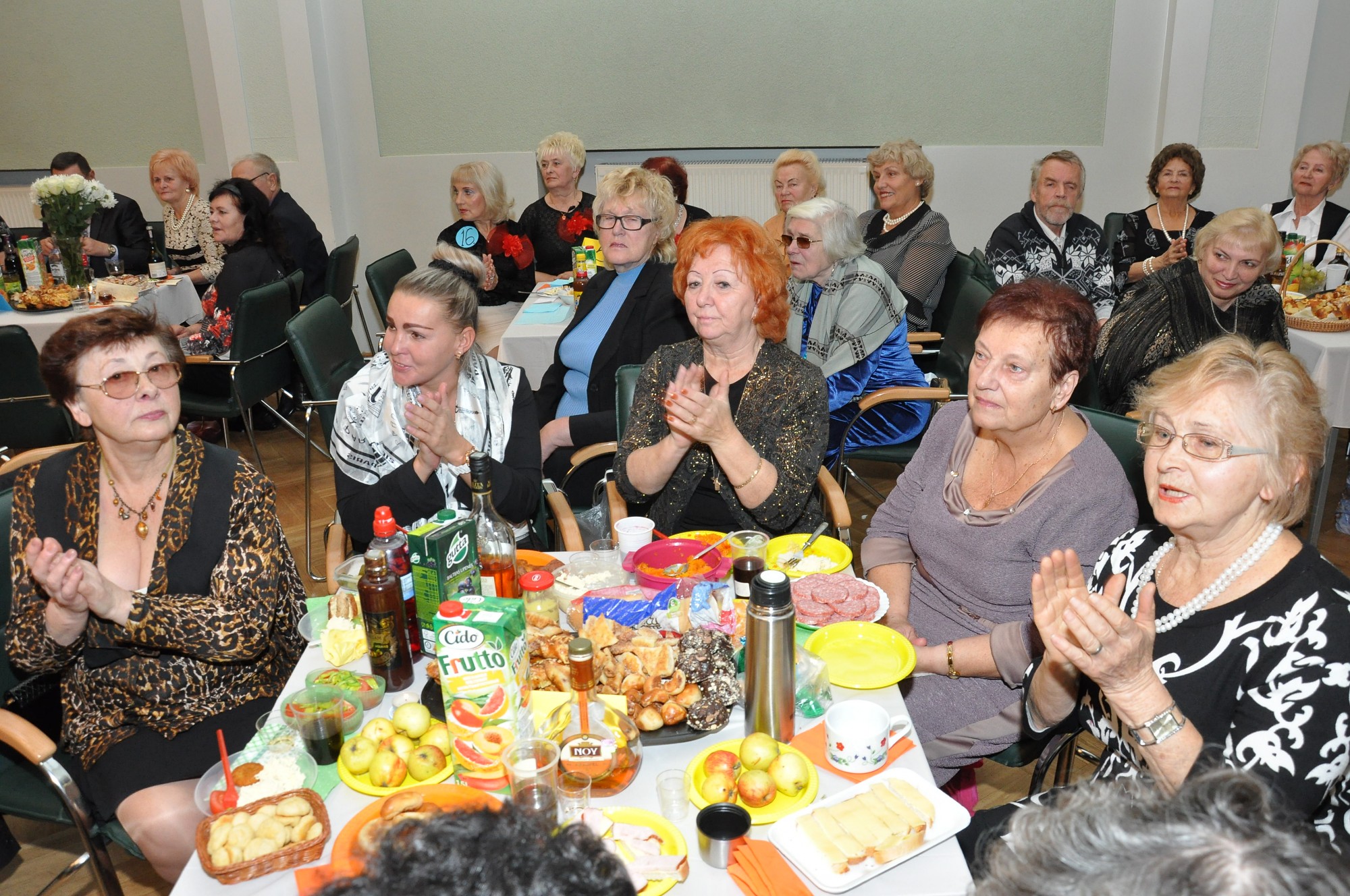 Aicina seniorus atpūsties kopā