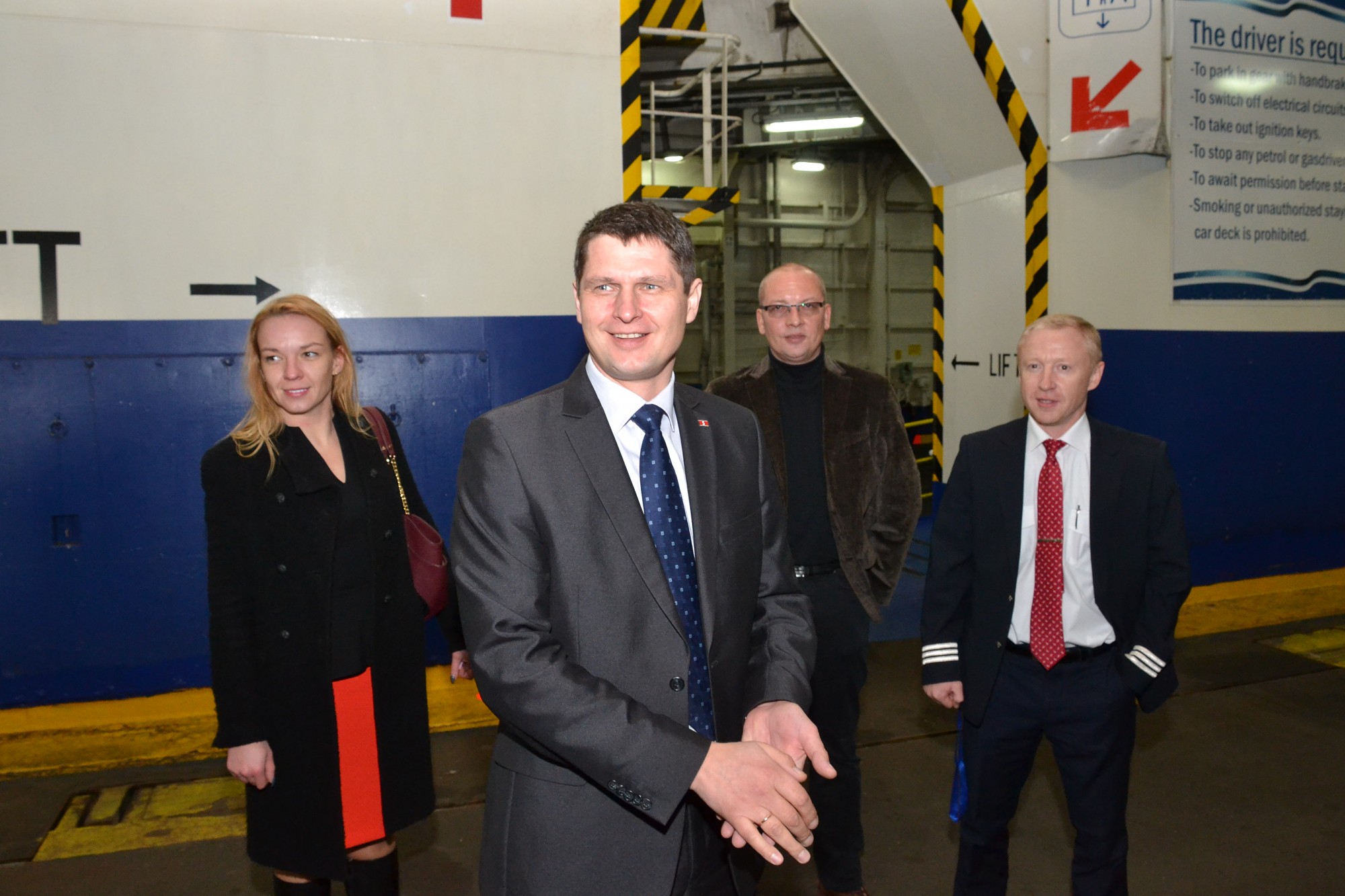 Uzsauc tostu pavasarī gaidāmajam prāmim