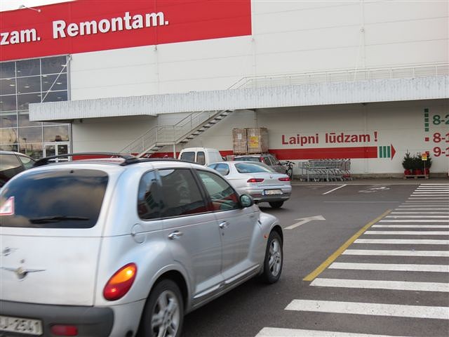 Pirmajā vietā gājēji, otrajā – labās rokas likums