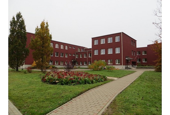 Durbes vidusskola maina statusu