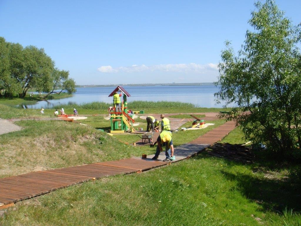 Ezera krastā plāno labiekārtot atpūtas zonu