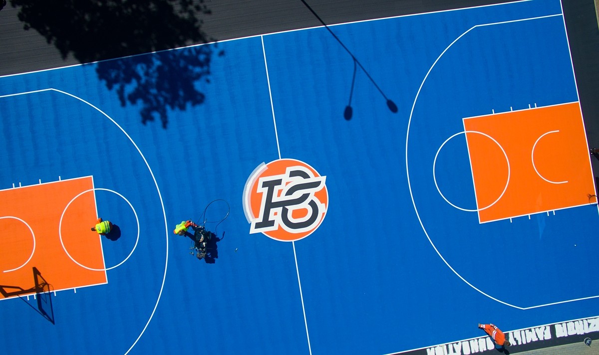 Pieņems vēl vienu Porziņģa dāvinājumu – basketbola laukumu Ventspils ielā