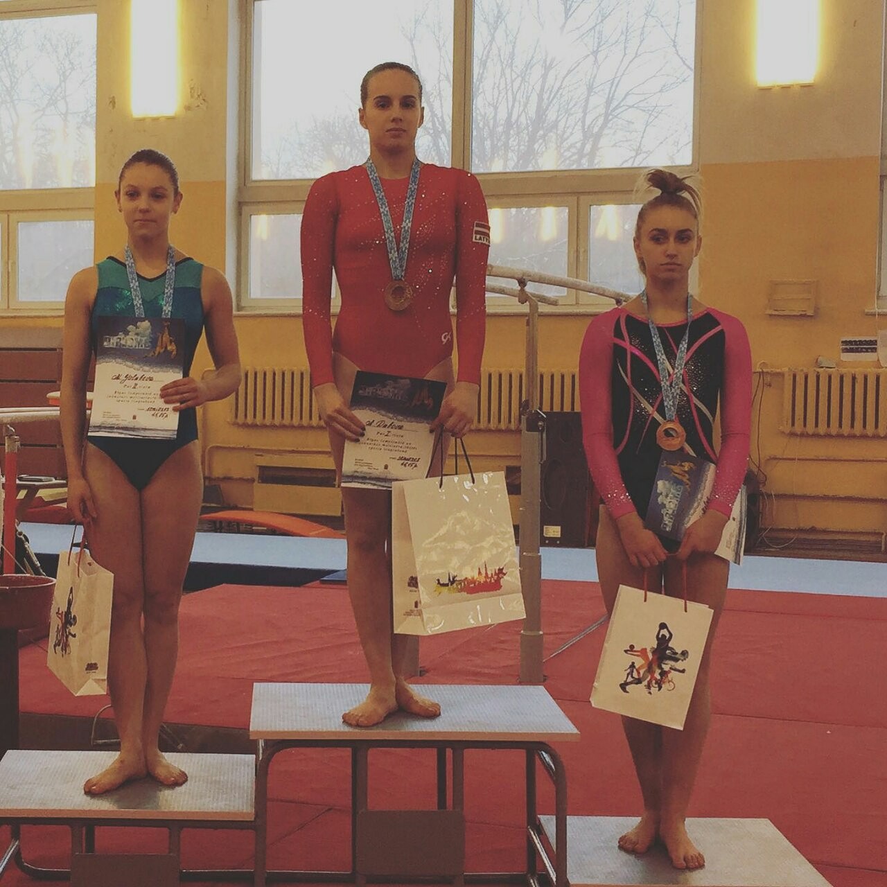 Sporta vingrotājām medaļas
