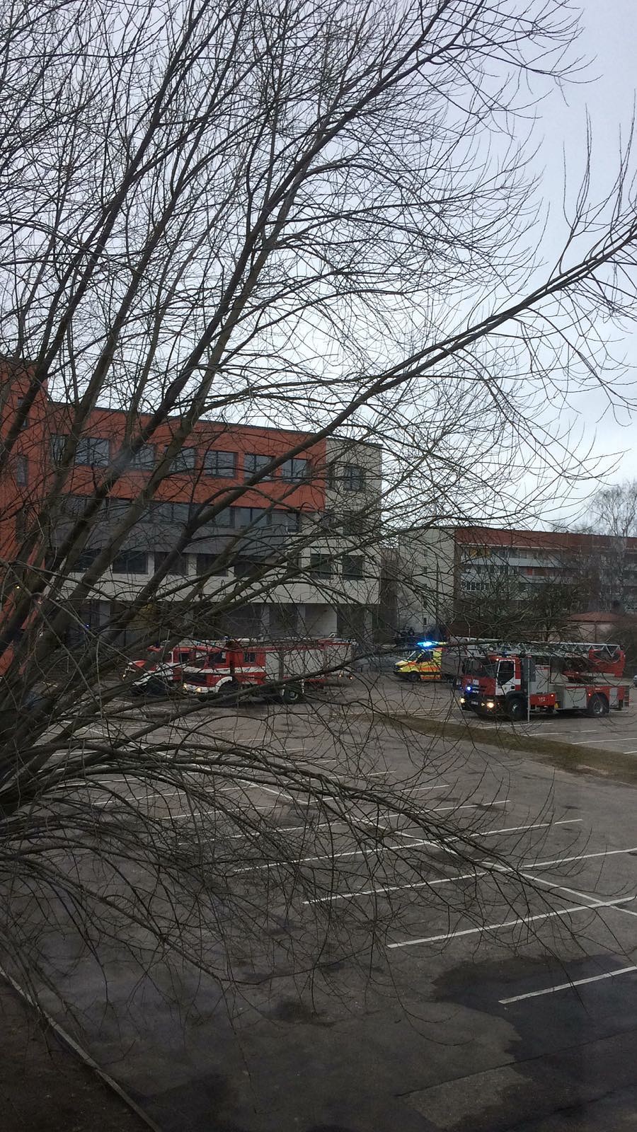 Tehnikuma tualetē aizdegas ventilācija